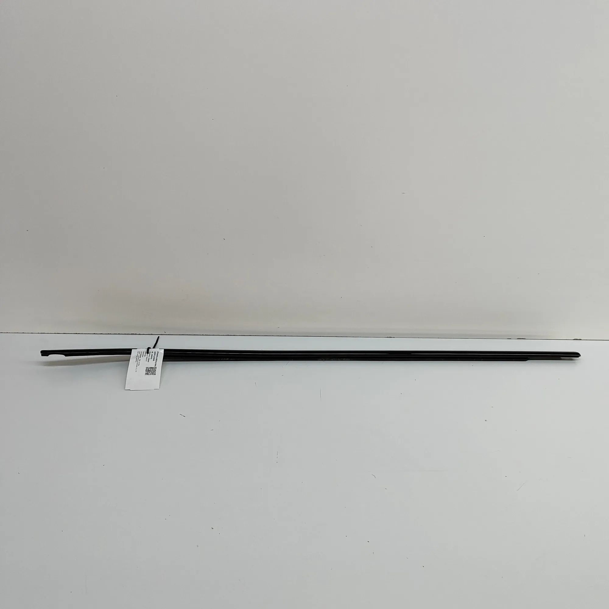 BMW X2 (F39) Door window moulding — front — right Door window moulding — front — right — BMW X2 (...