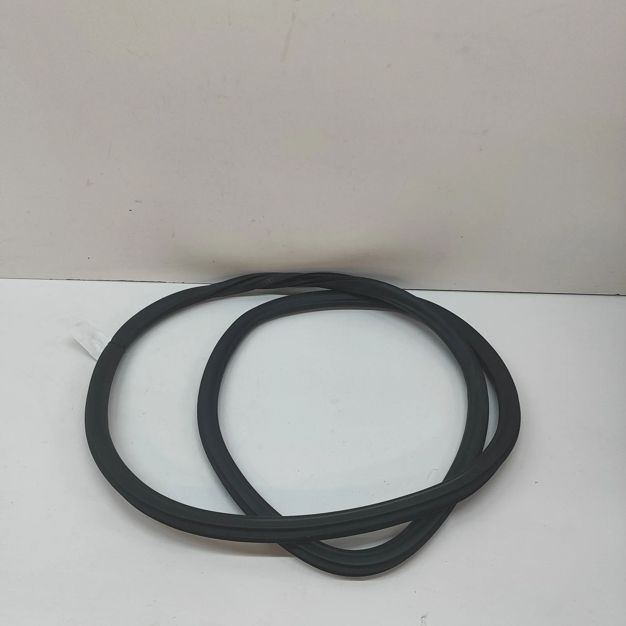 Land Rover Range Rover Sport (L461) Door rubber seal — rear left Door rubber seal — rear left — LAND ROVER RANGE...