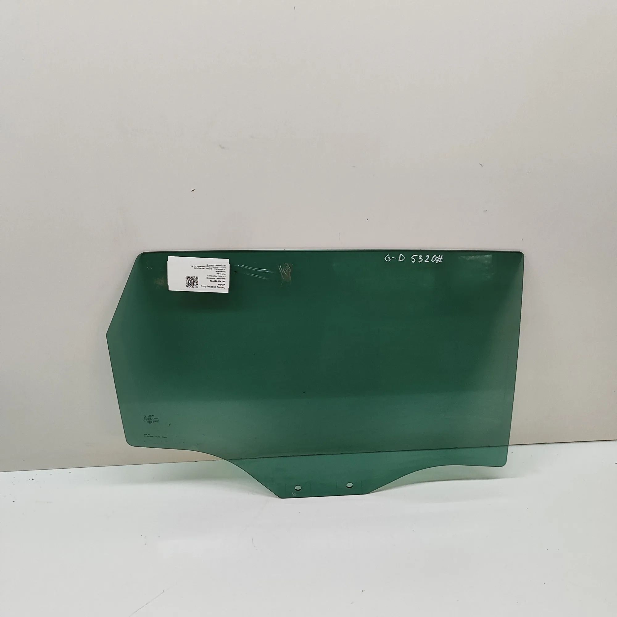 Skoda Karoq Right rear door window Right rear door window — SKODA KAROQ (NU7) (201...