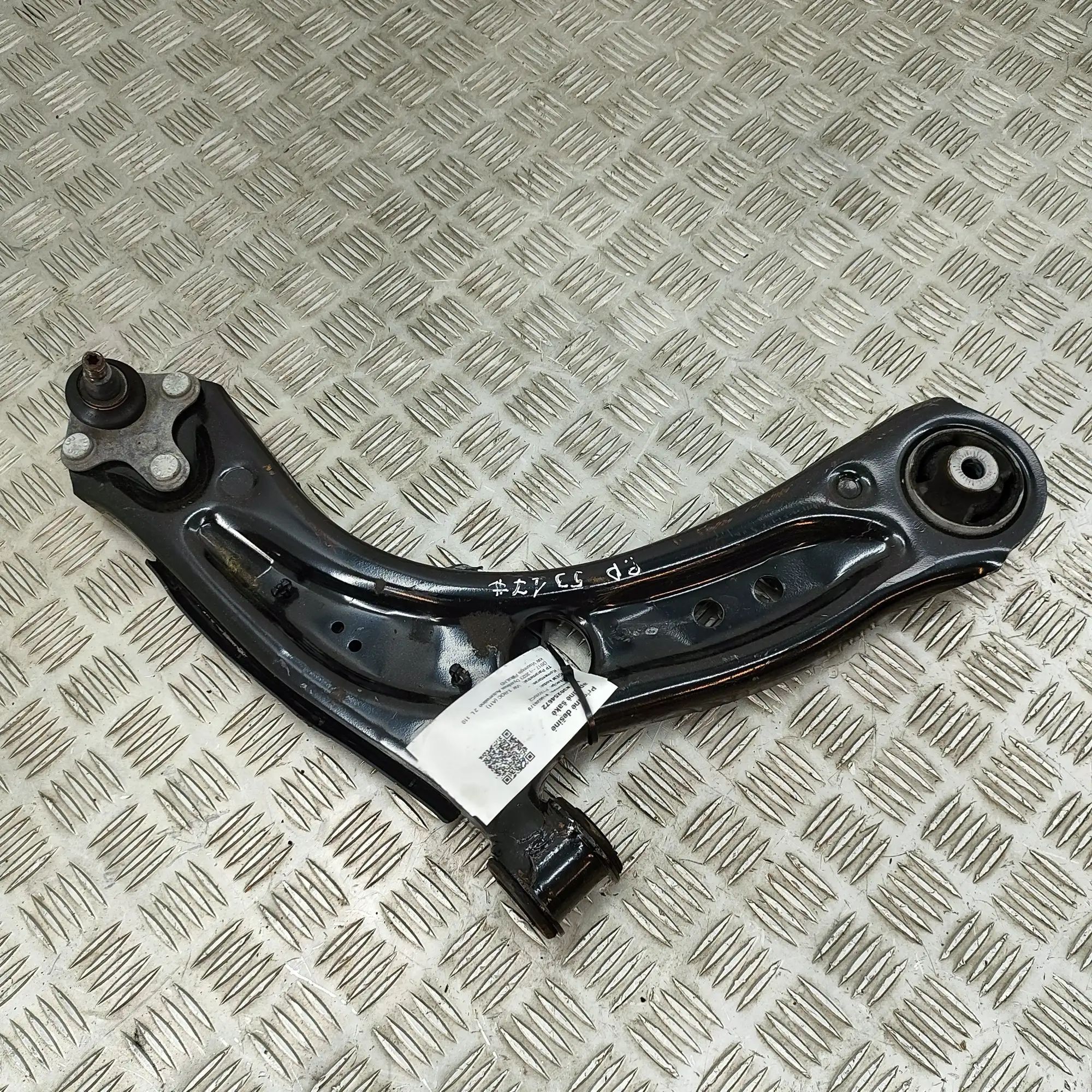Volkswagen T-Roc Front Right Lower Control Arm Front Right Lower Control Arm — VW T-ROC (A11) ...