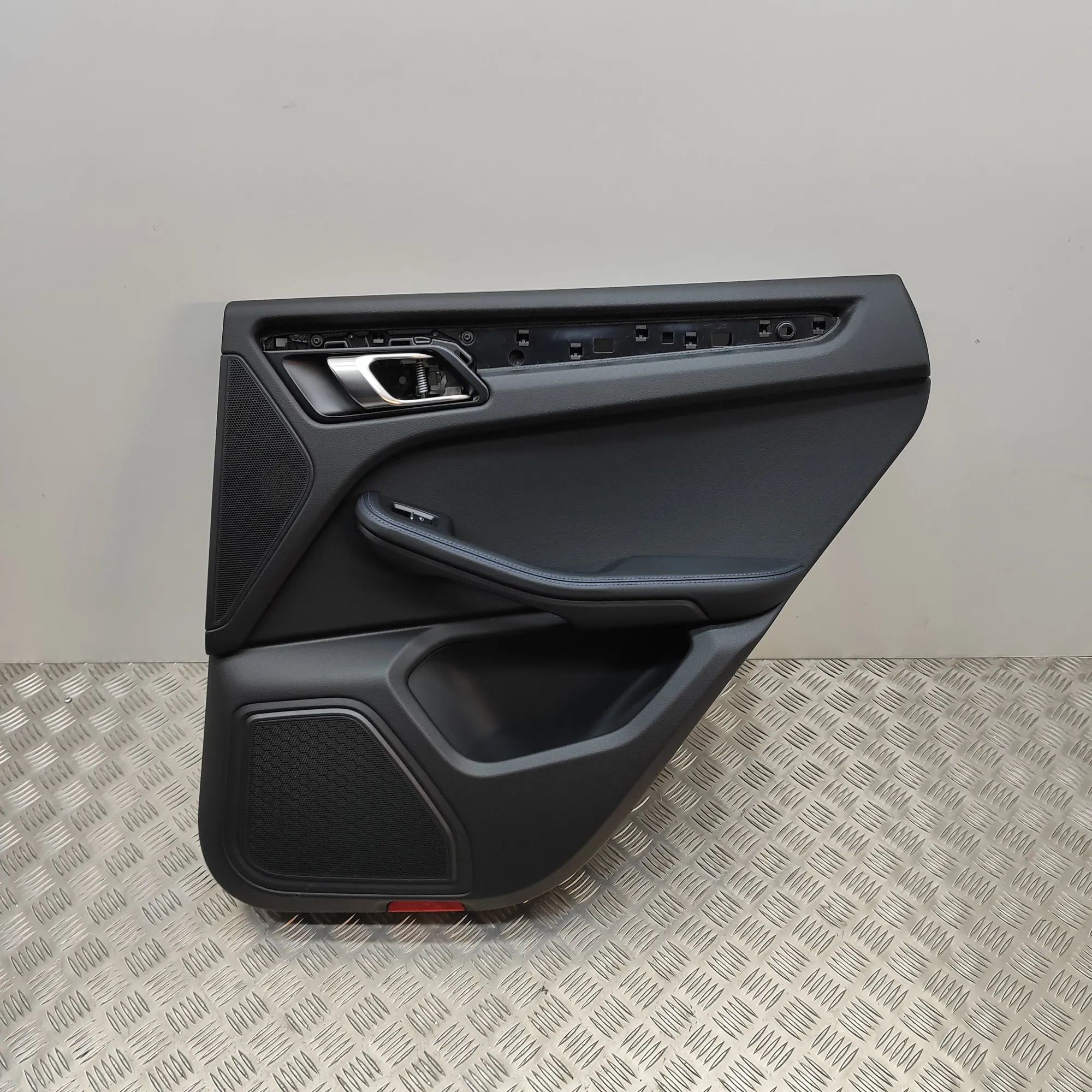 Porsche Macan Rear Right Door Panel Rear Right Door Panel — PORSCHE MACAN (DKN) (20...