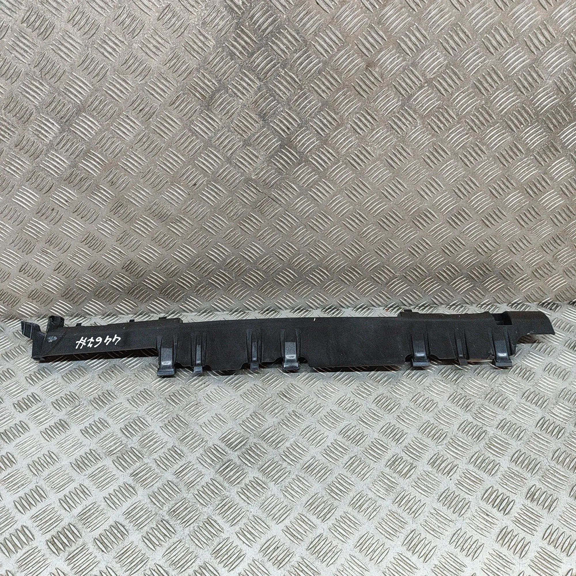 Porsche 911 (992) Side skirt bracket Side skirt bracket — PORSCHE 911 (992) (2019-.....