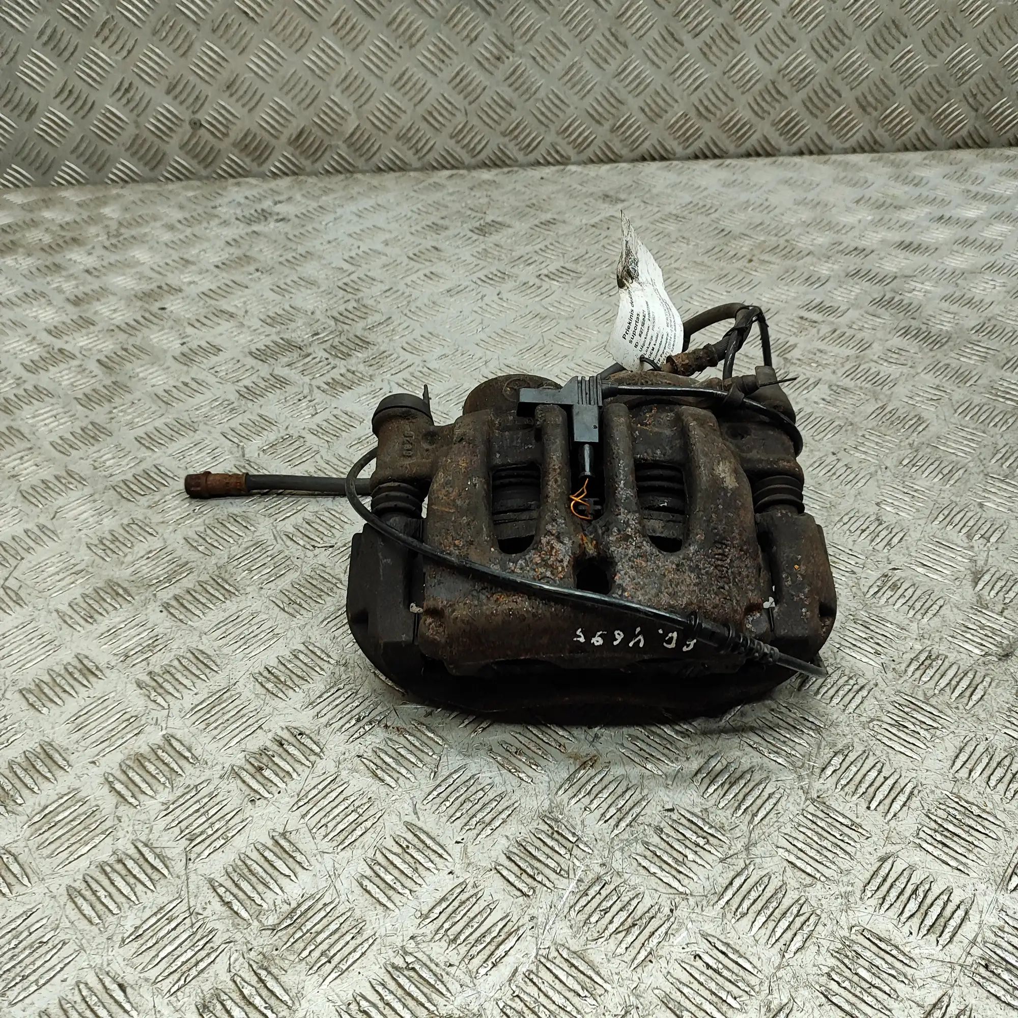 Mercedes-Benz V / Vito / EQV (W447) Brake caliper — front right Brake caliper — front right — MERCEDES BENZ VIT...