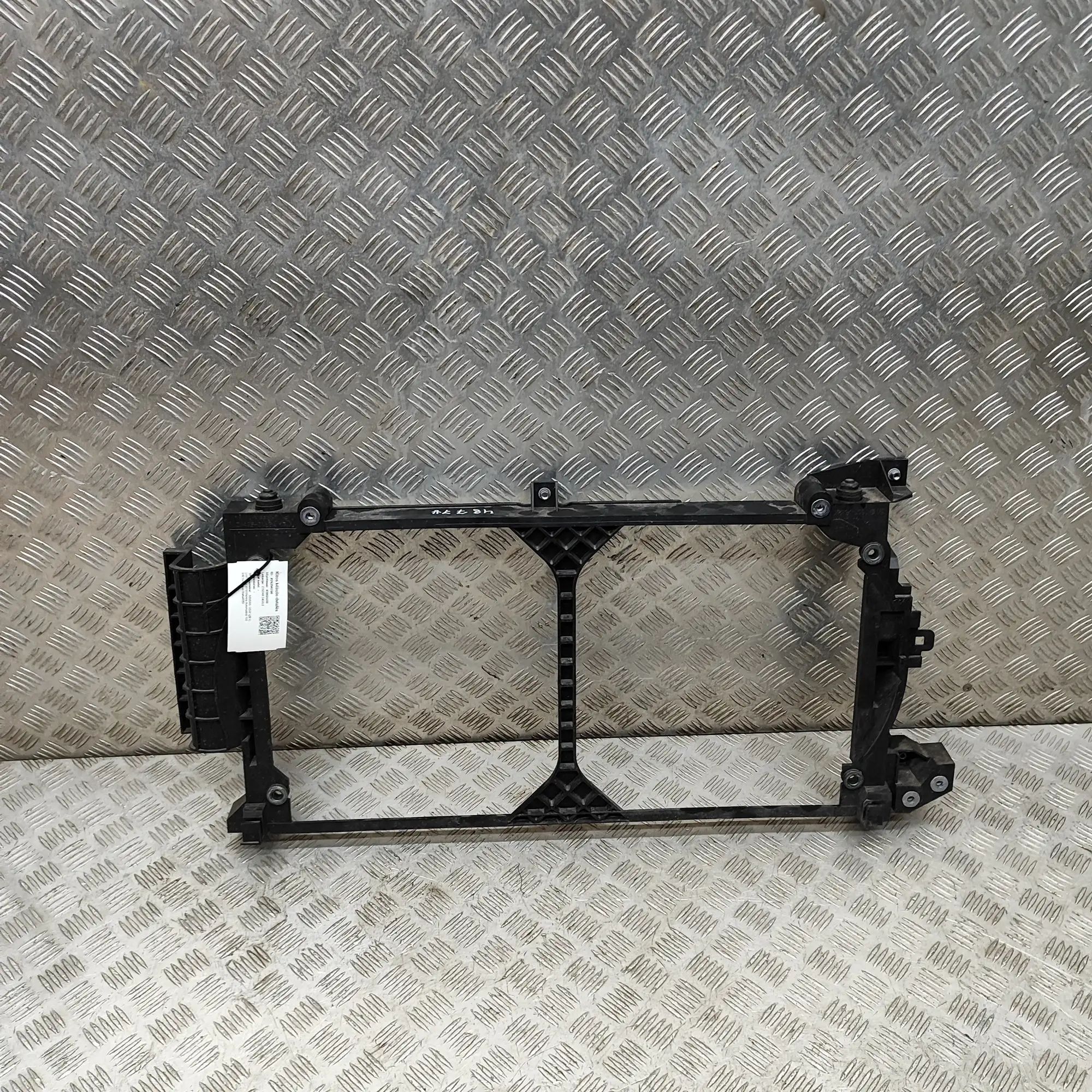 Nissan Leaf Radiator Holder Radiator Holder — NISSAN LEAF (ZE1) (2017-...) ...