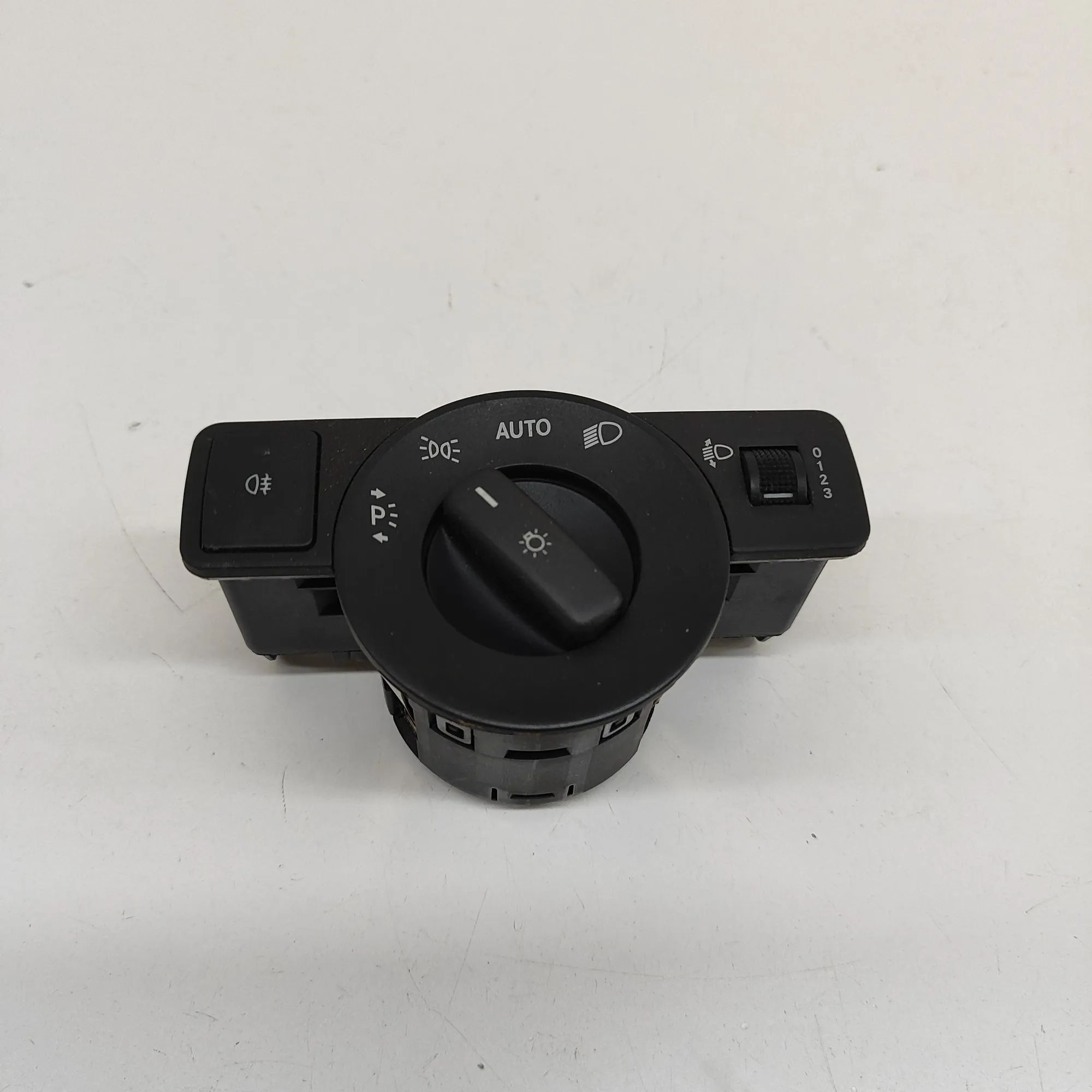 Mercedes-Benz V / Vito / EQV (W447) Headlight Switch Control Unit Headlight Switch Control Unit — MERCEDES BENZ V...