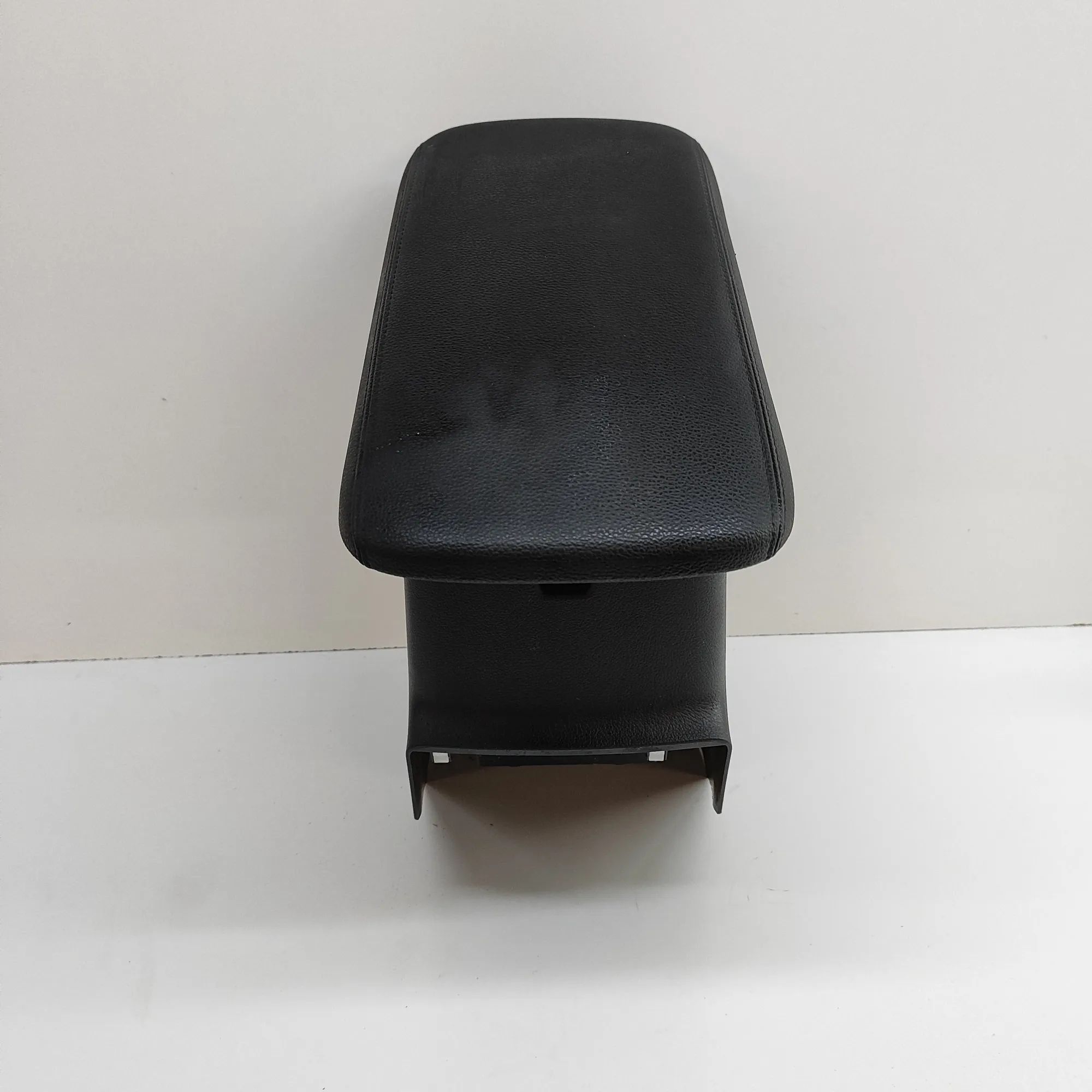 Mitsubishi Outlander Käsinoja Armrest — MITSUBISHI OUTLANDER (III GG_W, GF_W,...