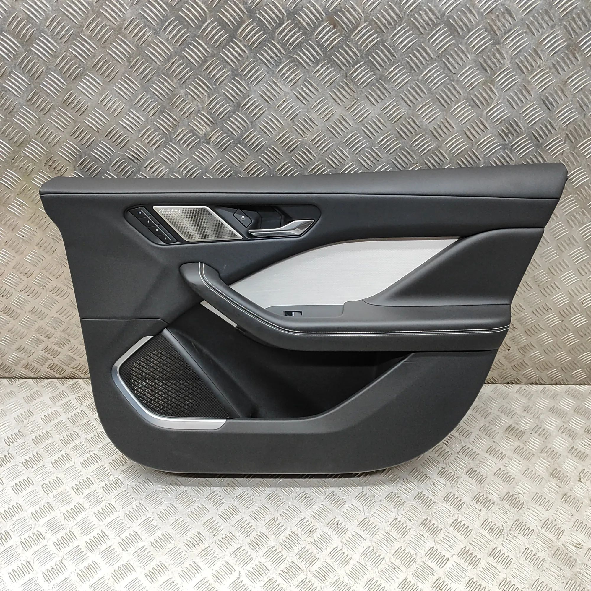 Jaguar I-Pace Front Right Door Panel Front Right Door Panel — JAGUAR I-PACE (X590) (...
