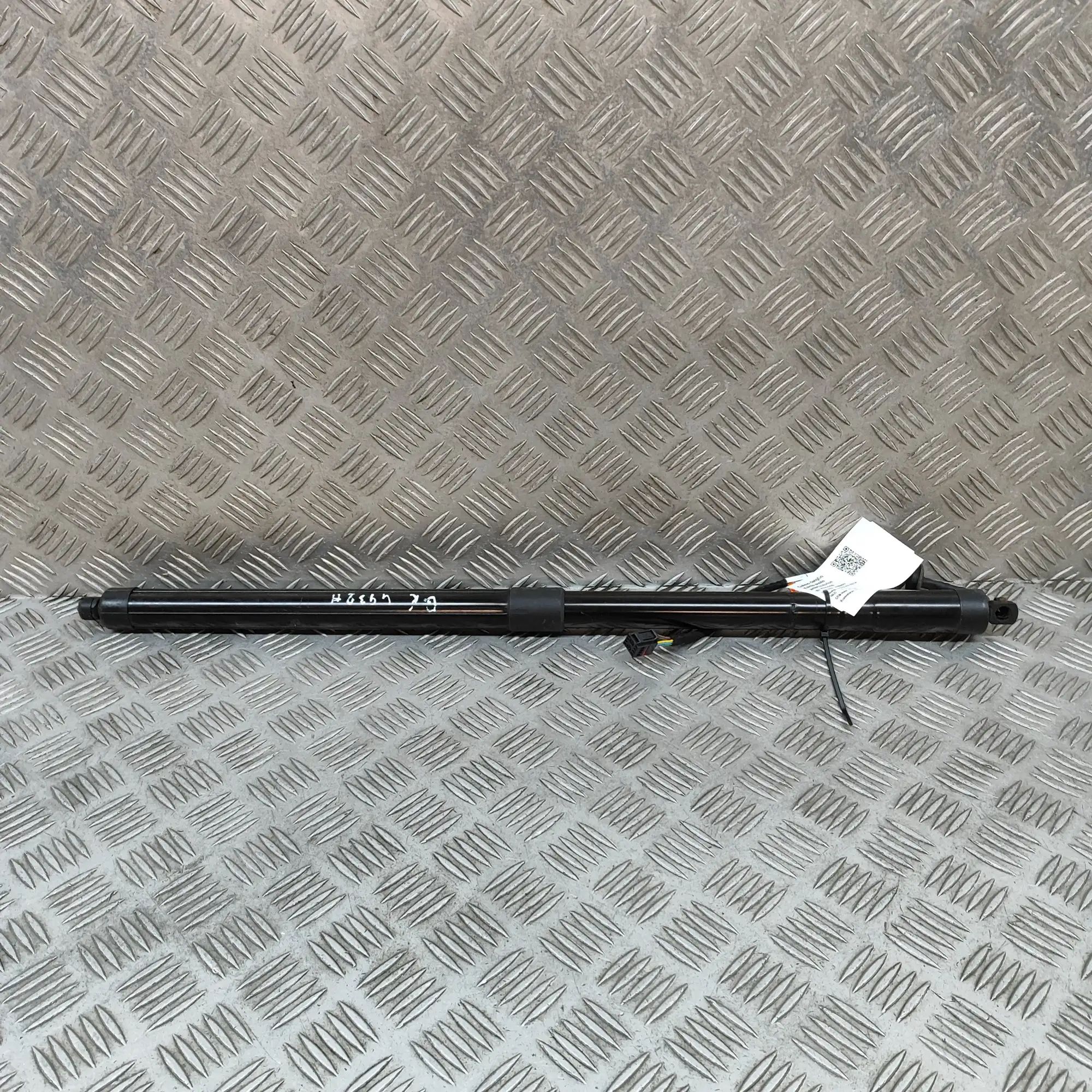 Land Rover Range Rover Sport (L494) Left Side Tailgate Gas Strut
