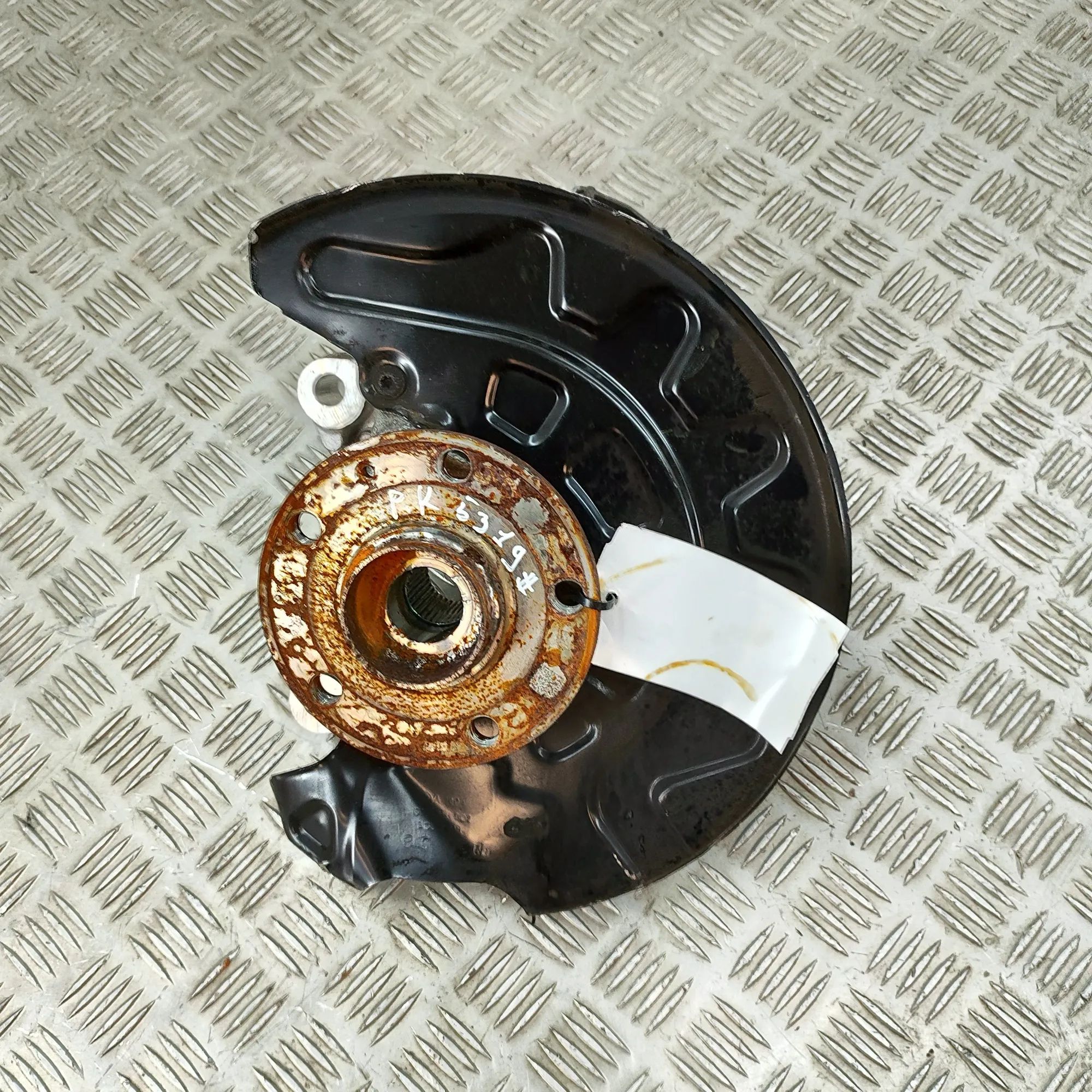 Volkswagen T-Roc Front Left Wheel Hub Front Left Wheel Hub — VW T-ROC (A11) (2017-......