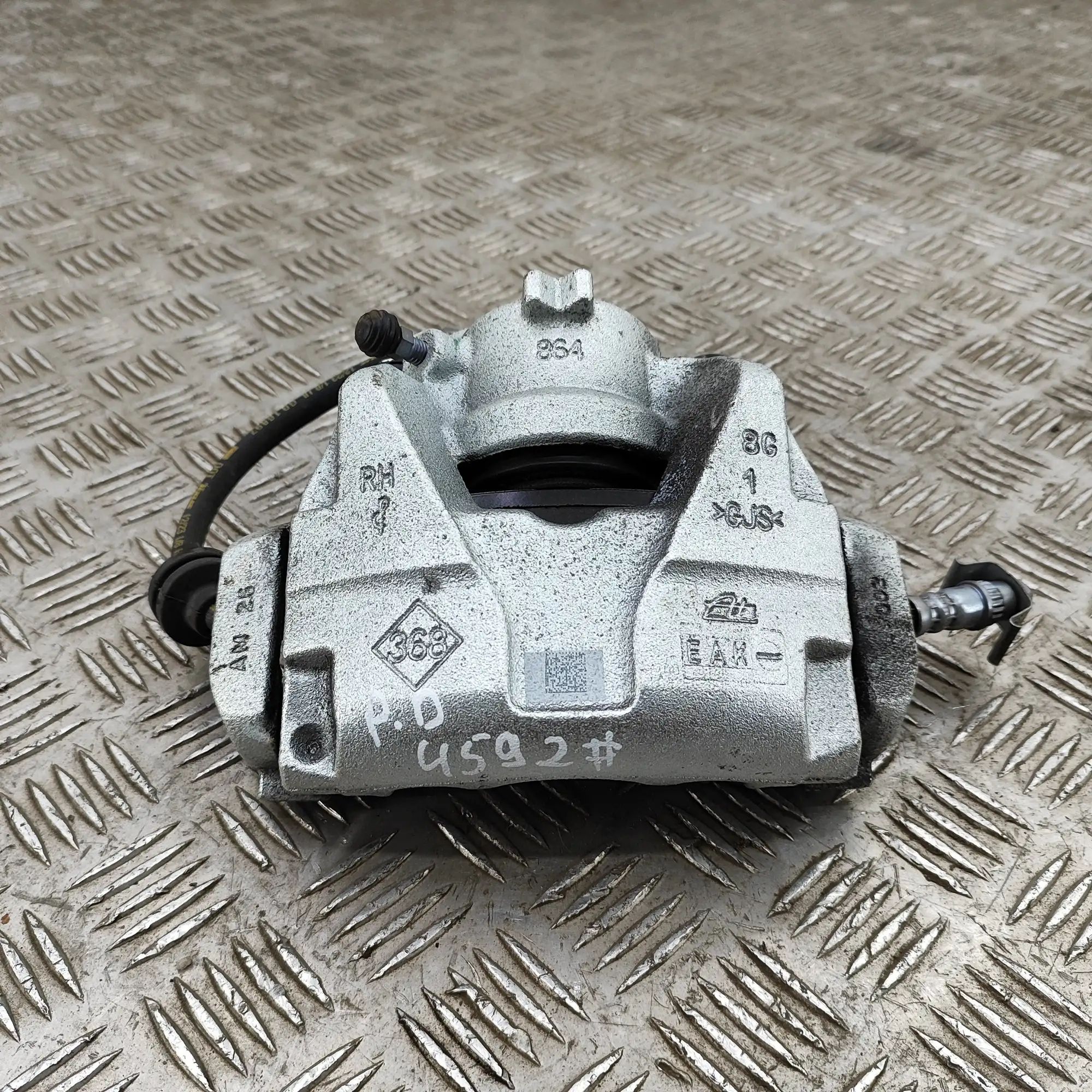 Nissan Juke Brake caliper — front right Brake caliper — front right — NISSAN JUKE (F16)...