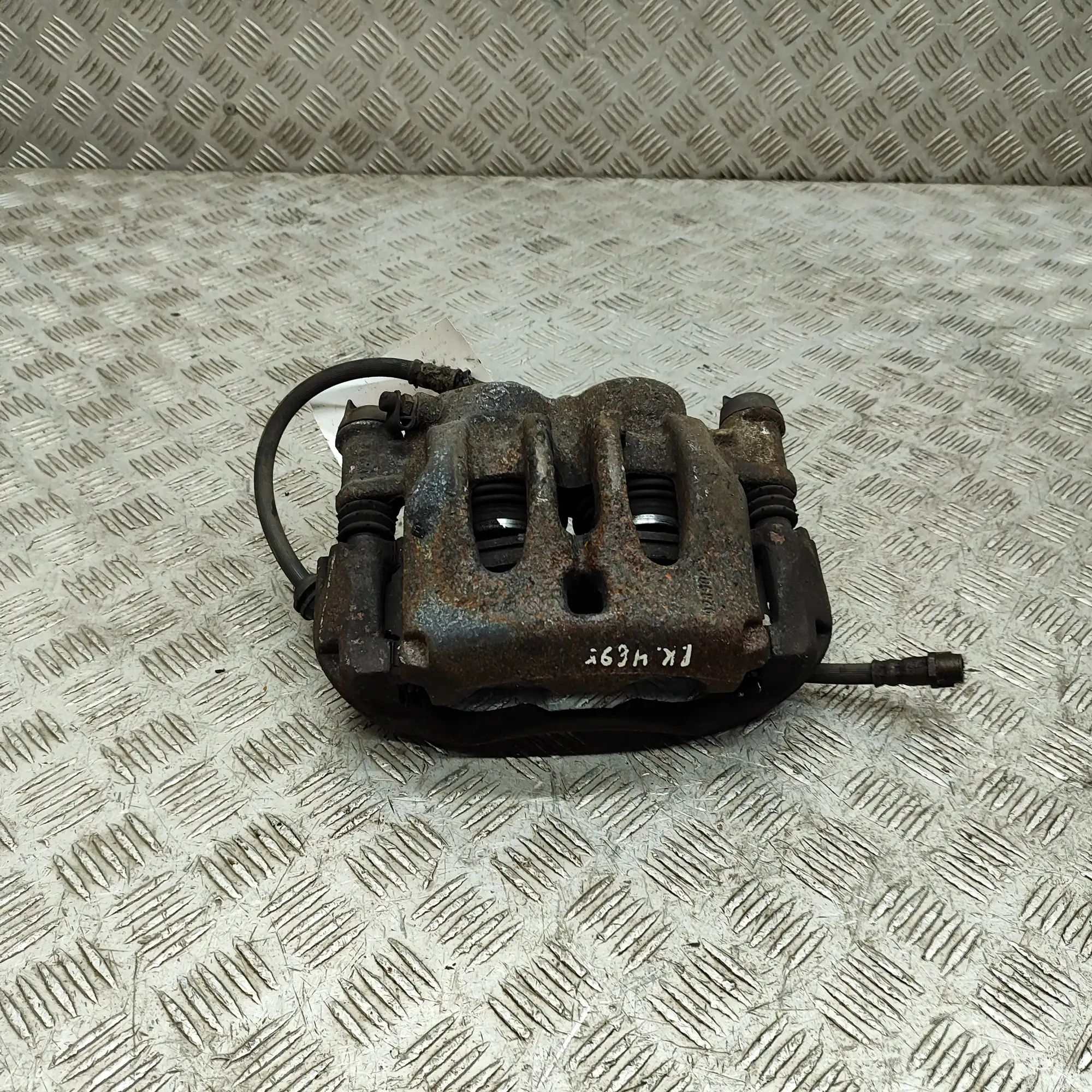 Mercedes-Benz V / Vito / EQV (W447) Brake caliper — front left Brake caliper — front left — MERCEDES BENZ VITO...