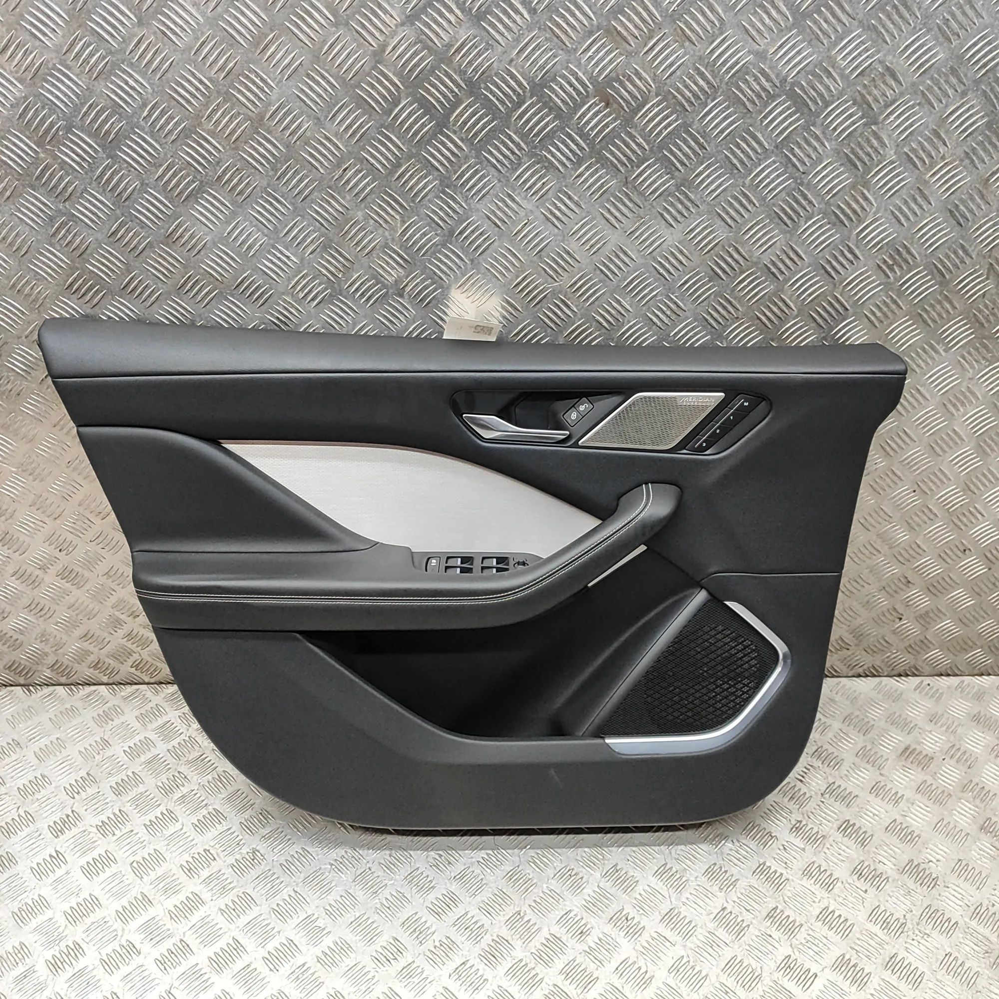 Jaguar I-Pace Front Left Door Panel Front Left Door Panel — JAGUAR I-PACE (X590) (2...