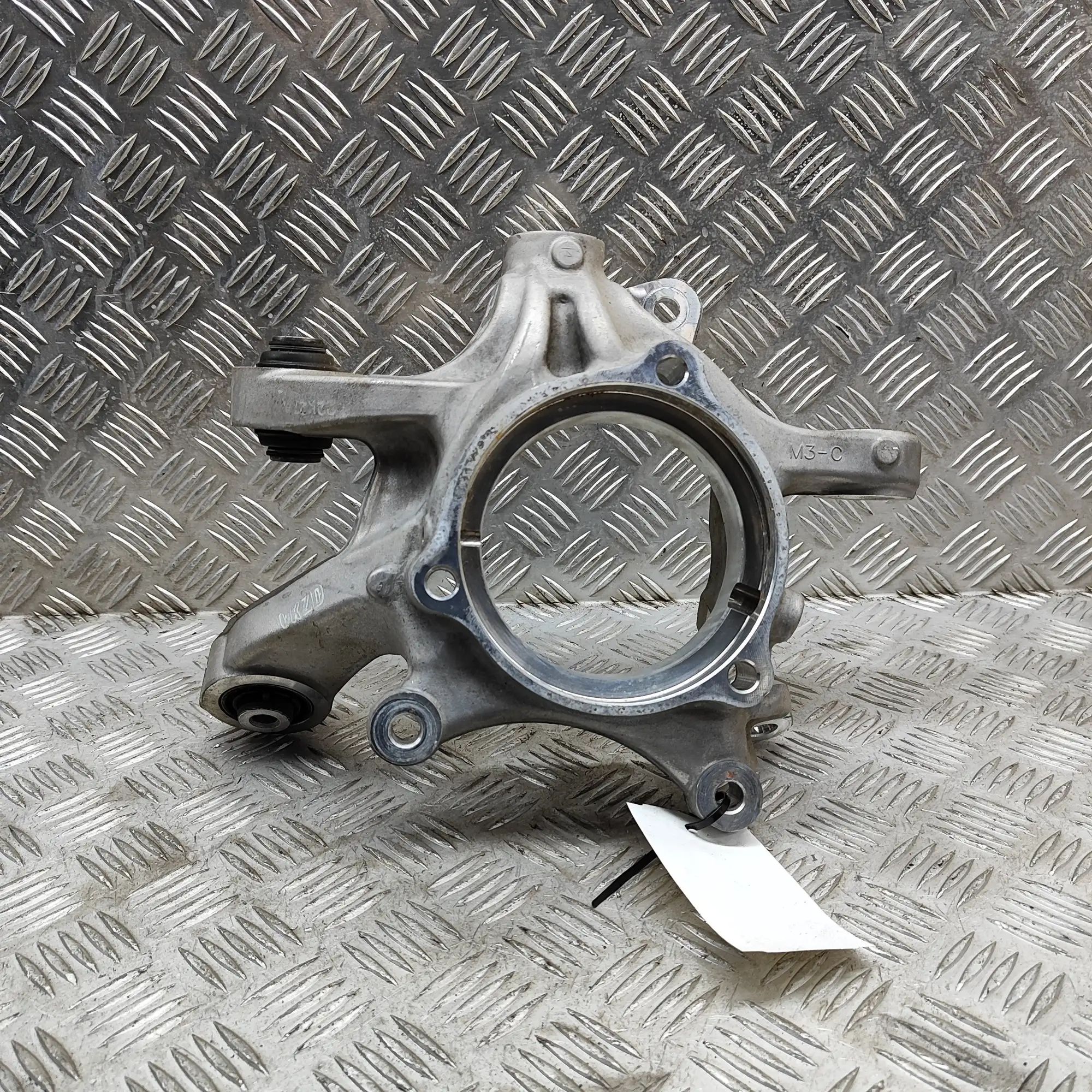 Kia EV6 Rear Right Wheel Hub Rear Right Wheel Hub — KIA EV6 (CV) (2021-...) ...