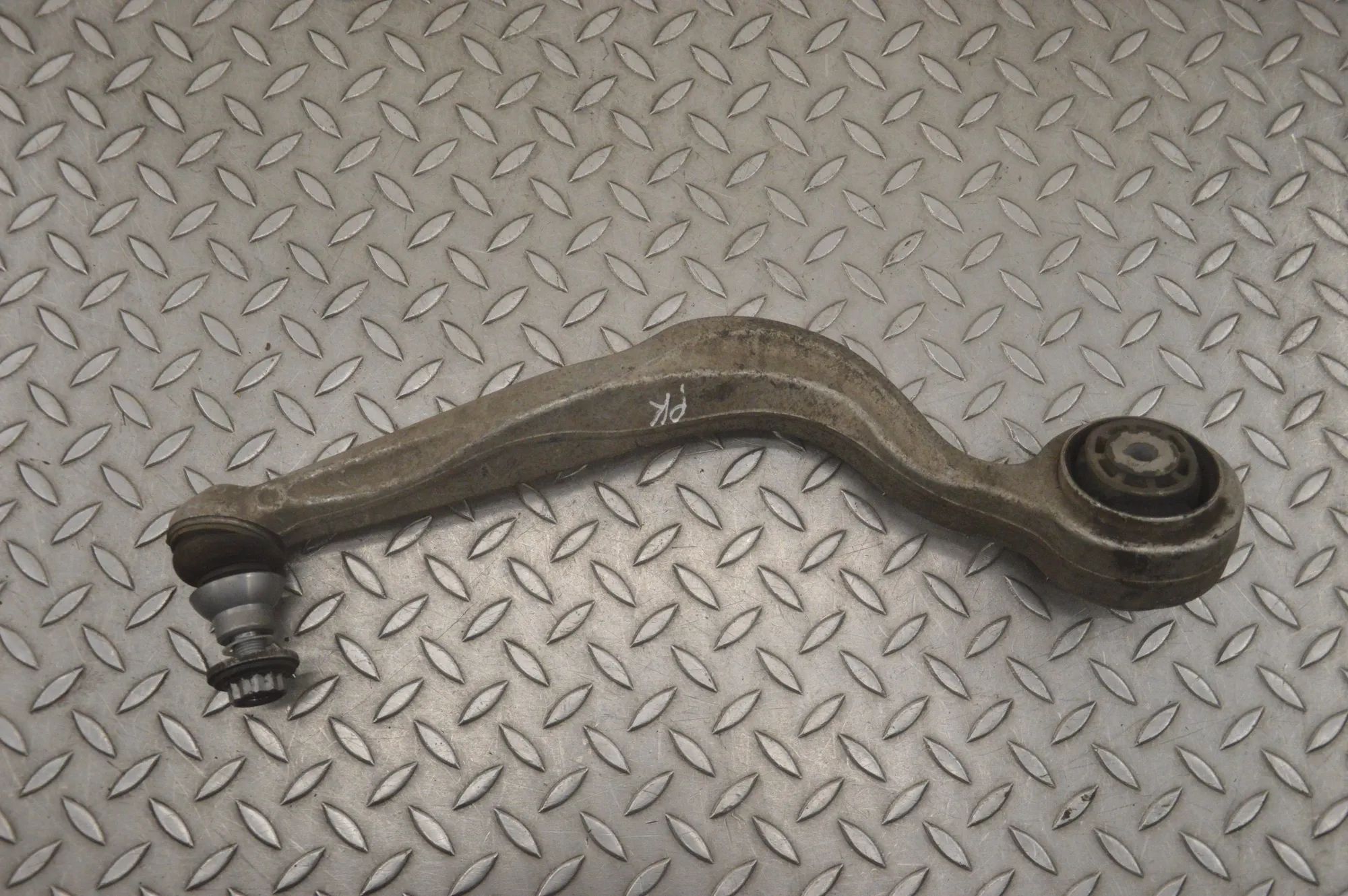 Mercedes-Benz GLC (X253) Front Left Curved Control Arm Front Left Curved Control Arm — MERCEDES BENZ G...