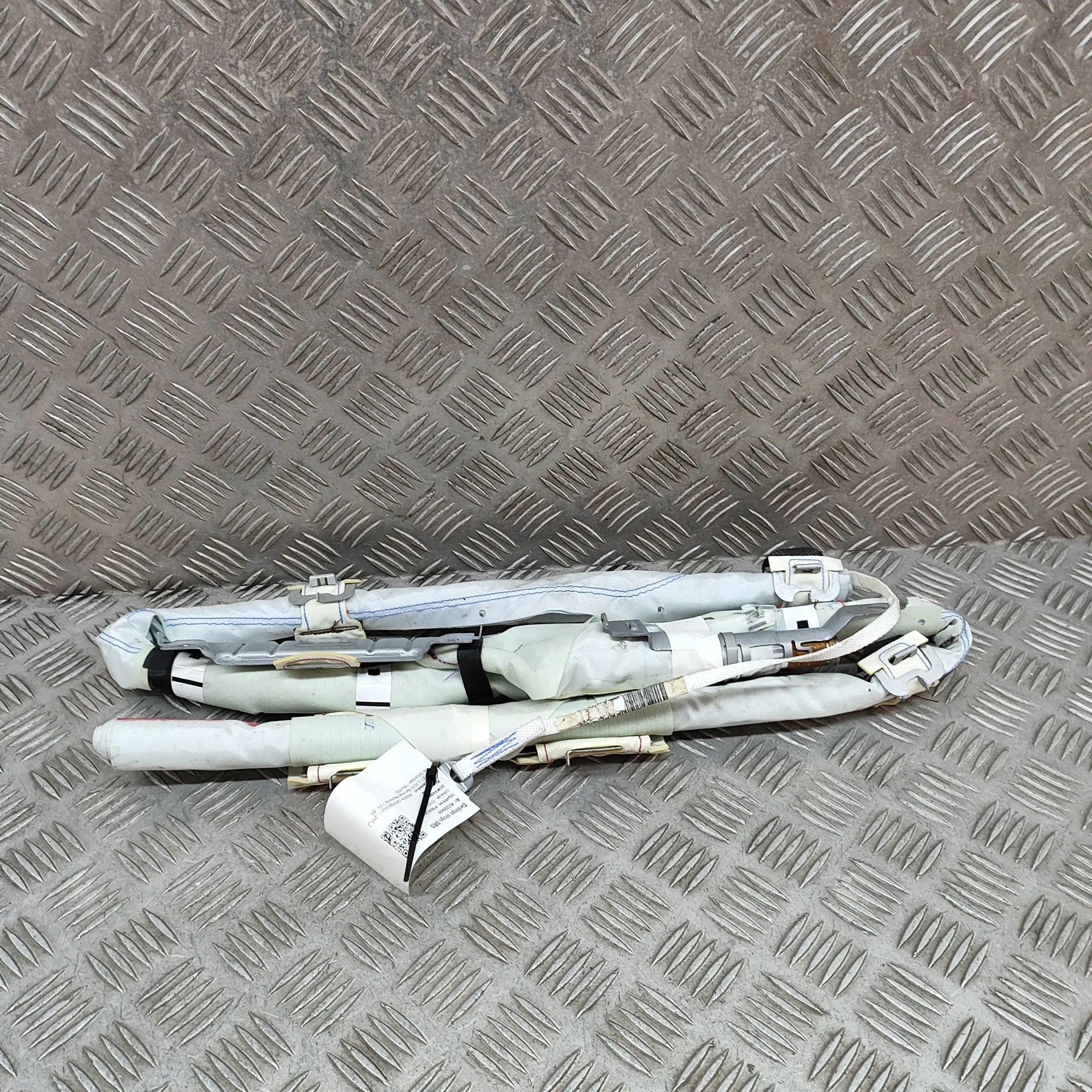 Nissan Qashqai (J11) Right Side Roof Safety Curtain SRS Right Side Roof Safety Curtain SRS — NISSAN QAS...