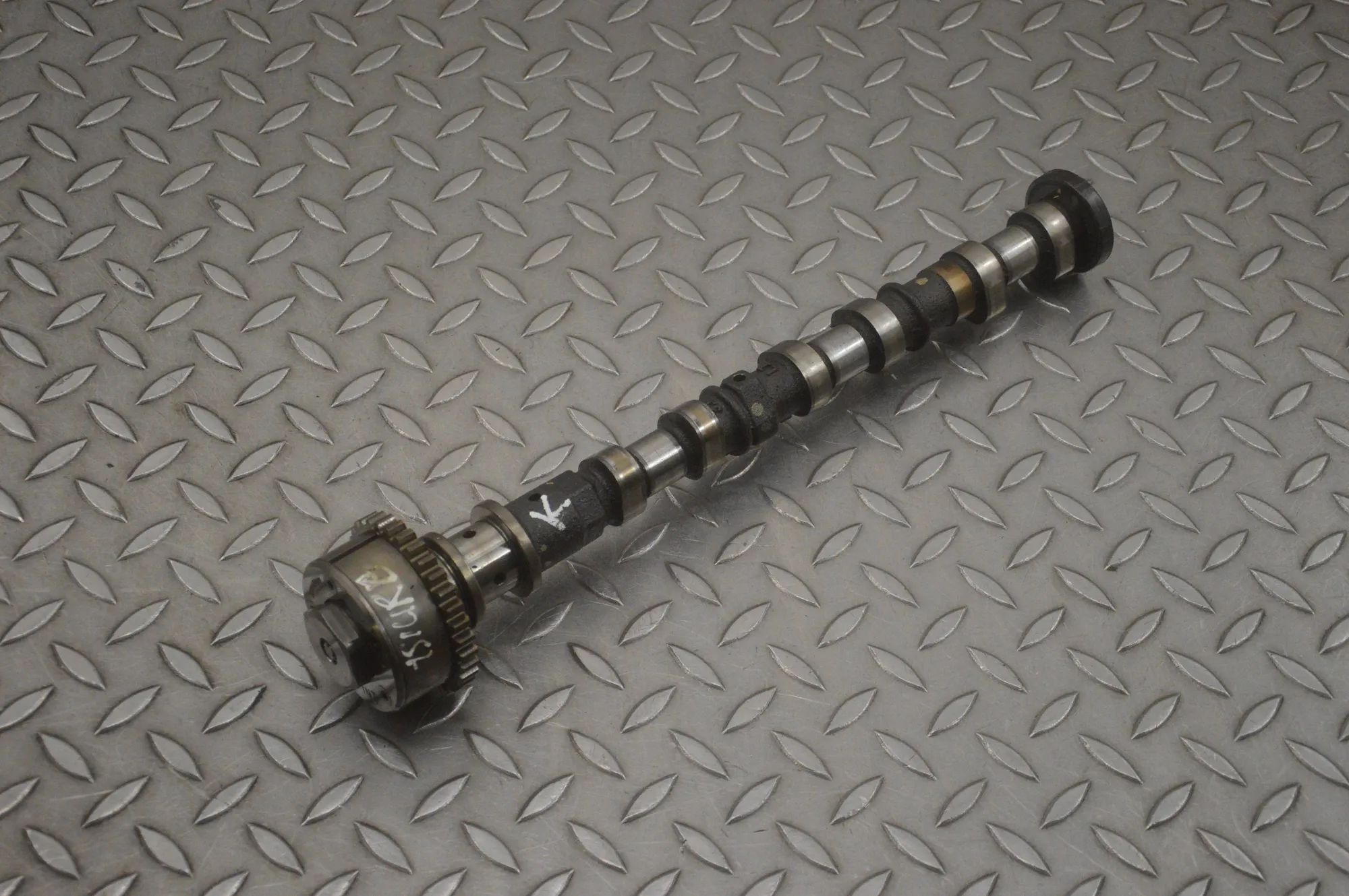 Jeep Wrangler (JK) Intake camshaft — left Intake camshaft — left — JEEP WRANGLER (III JK)...
