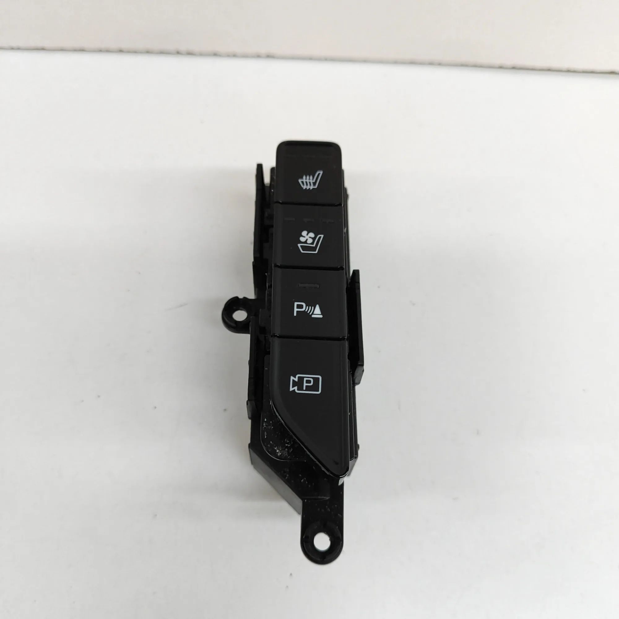 Kia Niro Button Switch Panel Button Switch Panel — KIA NIRO (II) (2022-...) ...