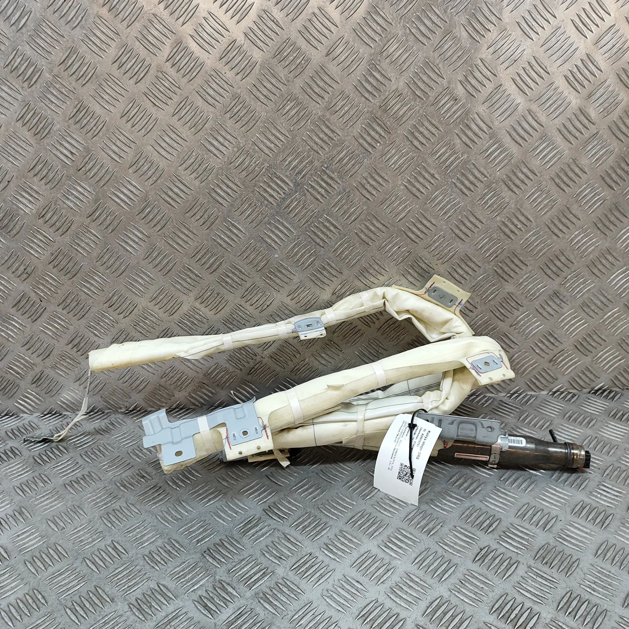 Isuzu D-Max Left Side Roof Safety Curtain SRS Left Side Roof Safety Curtain SRS — ISUZU D-MAX...