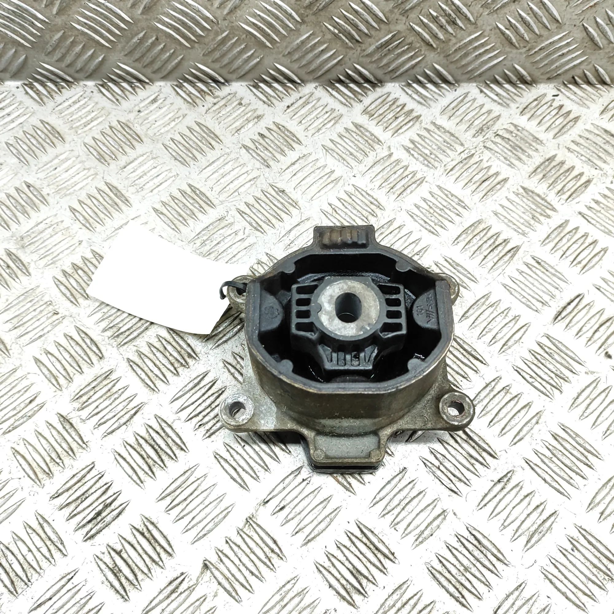 Jaguar I-Pace Right Side Engine Mount Right Side Engine Mount — JAGUAR I-PACE (X590) ...