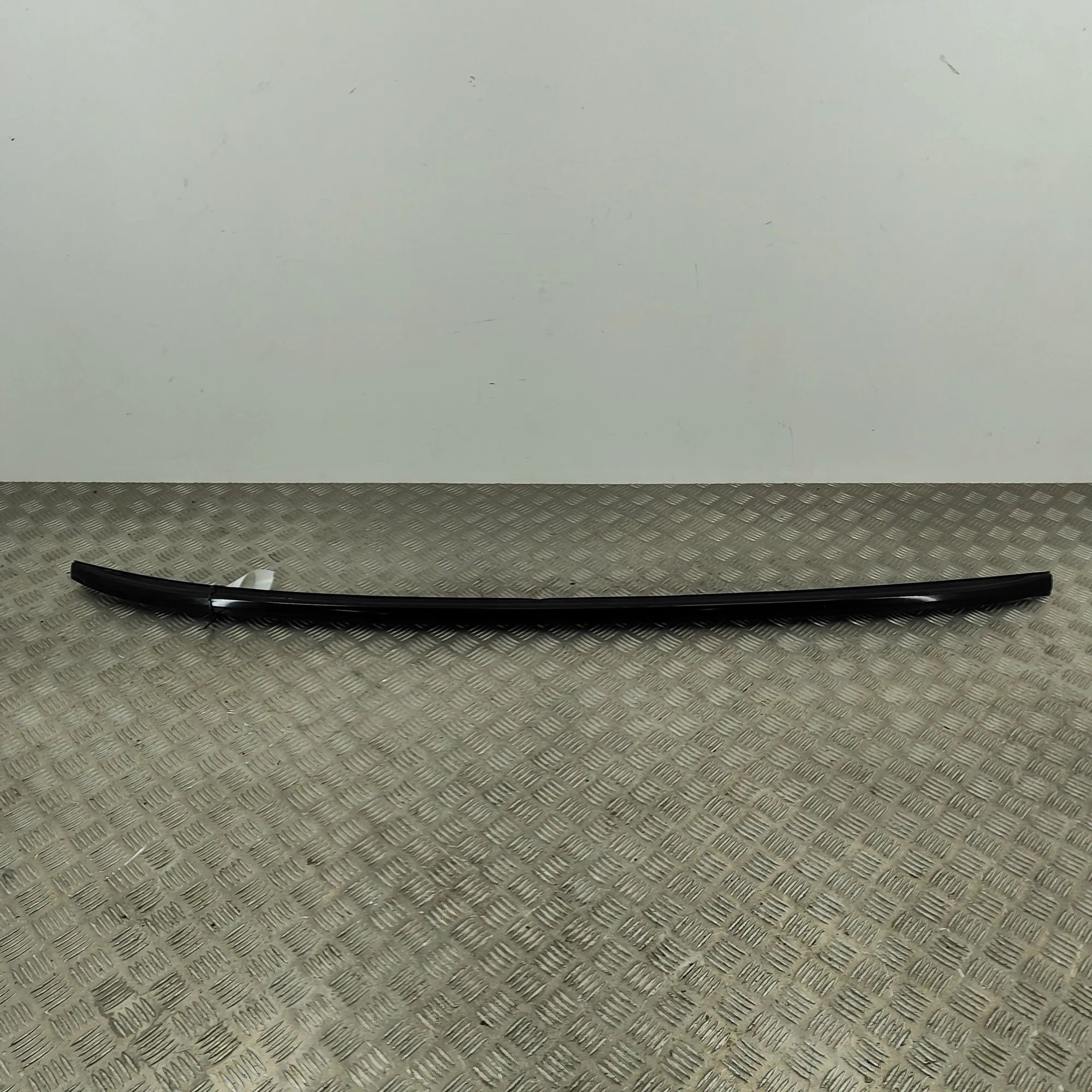 Mercedes-Benz GLA (X156) Right Side Roof Rail Right Side Roof Rail — MERCEDES BENZ GLA (X156)...