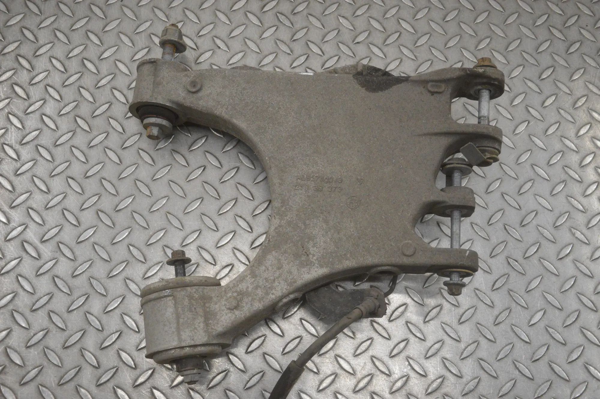 Alfa-Romeo Stelvio Rear Right Lower Control Arm Rear Right Lower Control Arm — ALFA ROMEO STELV...
