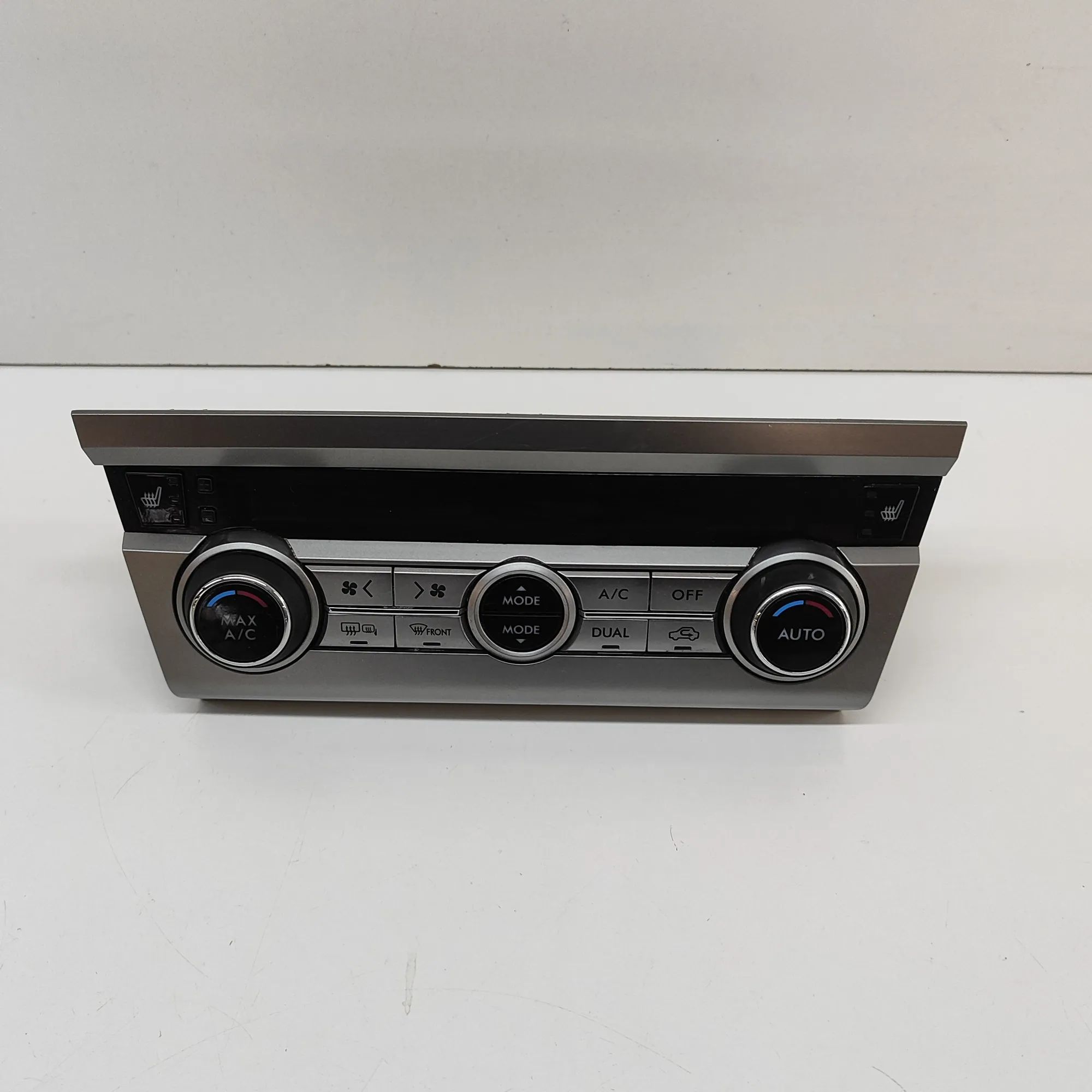 Subaru Outback Climate control unit