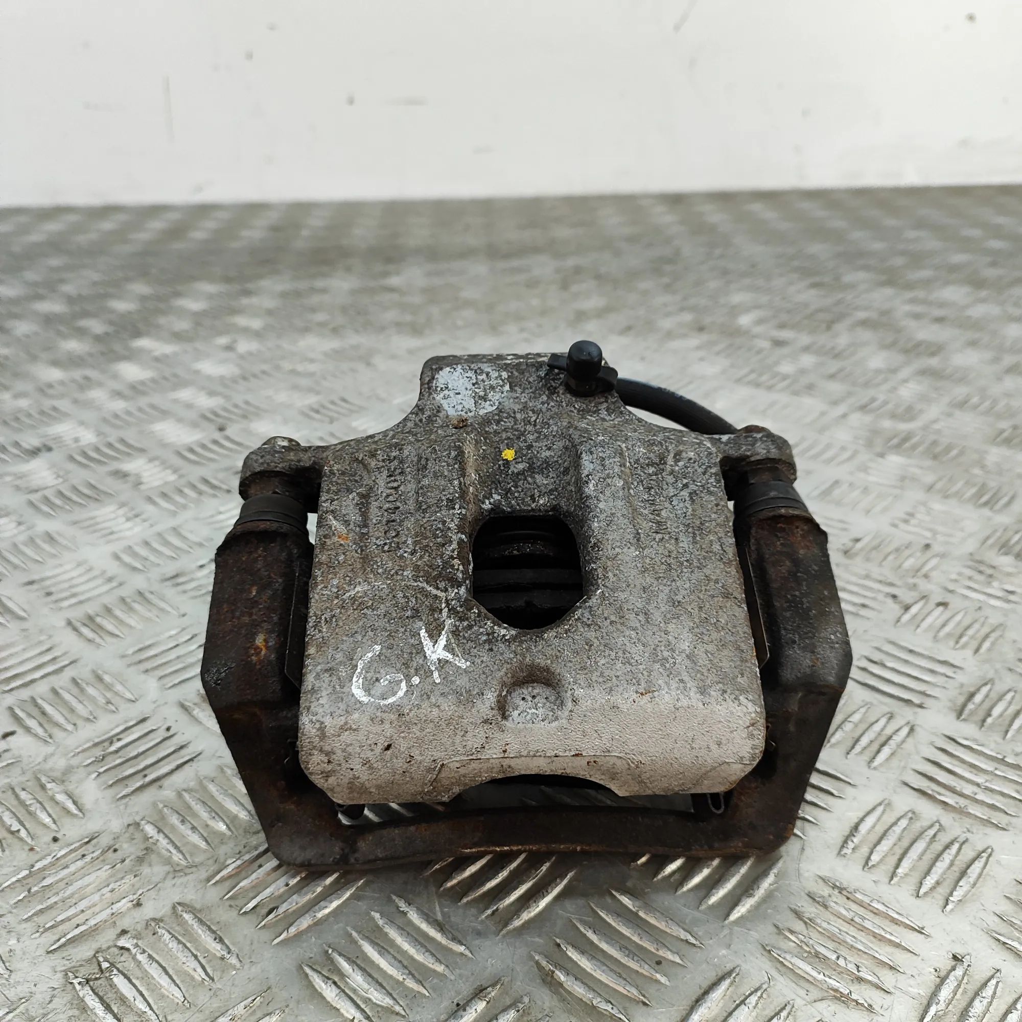 Chevrolet TrailBlazer Brake caliper — rear left Brake caliper — rear left — CHEVROLET TRAILBLAZ...