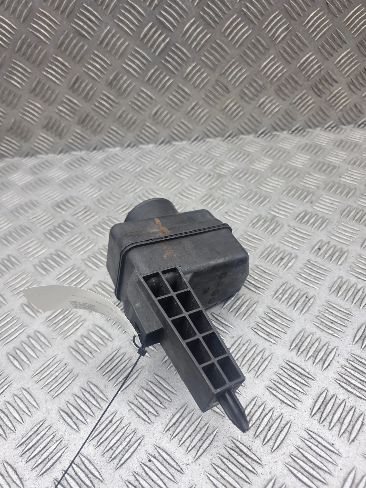 Lexus LS Resonator chamber Resonator chamber — LEXUS LS (_F4_) (2006-...) ...