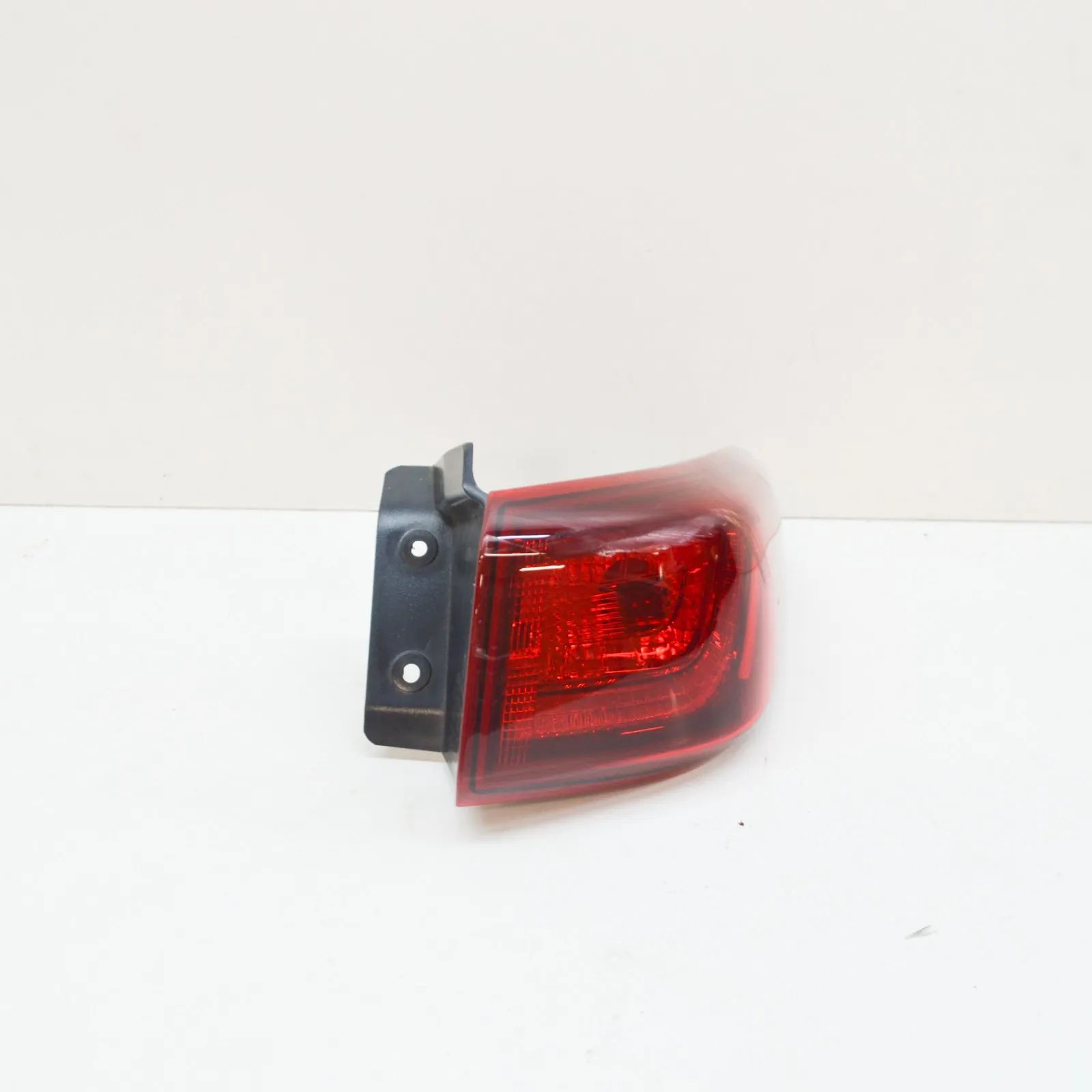 Hyundai Kona Rear Right Tail Light Rear Right Tail Light — HYUNDAI KONA (2017-...)...