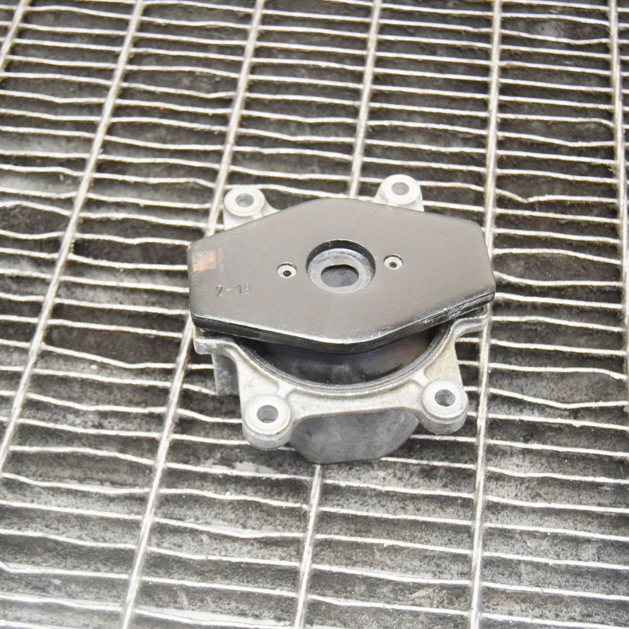 Jaguar I-Pace Right Side Engine Mount Right Side Engine Mount — JAGUAR I-PACE (X590) ...