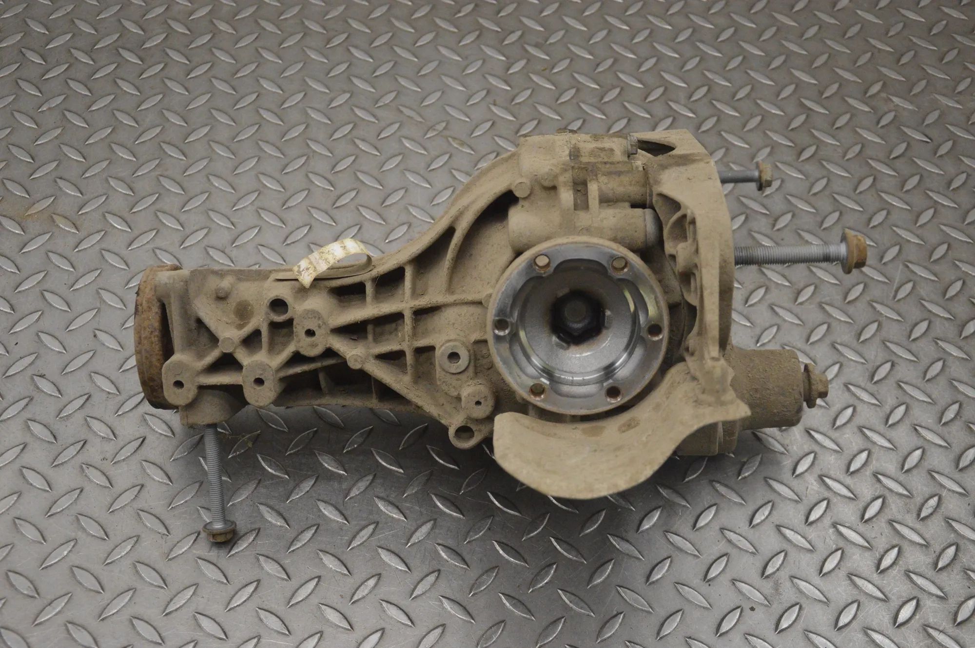 Audi Q5 (8R) takatasauspyörästö Rear differential — AUDI Q5 (8R) (2008-2017) — ...