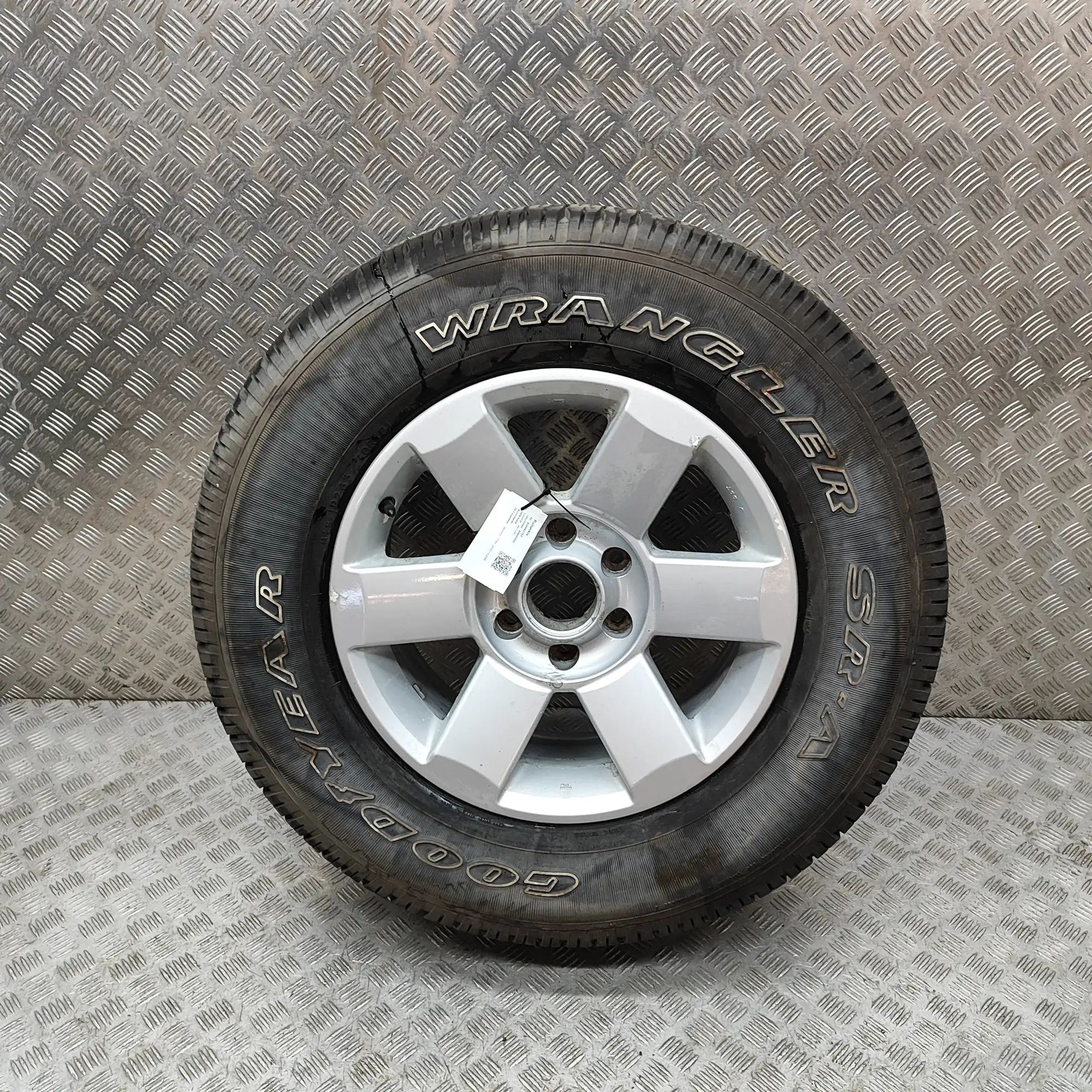 Nissan Titan Alloy Wheel Alloy wheel — NISSAN TITAN (2003-...) — 40300-7...