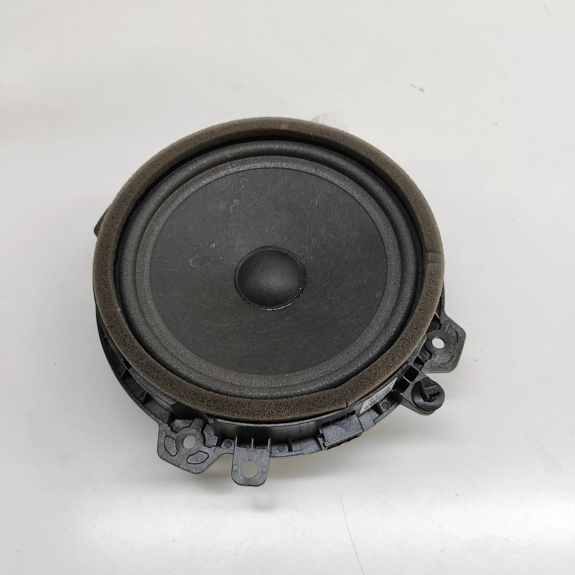 Kia Sportage Rear Left Door Speaker Rear Left Door Speaker — KIA SPORTAGE (V NQ5) (...