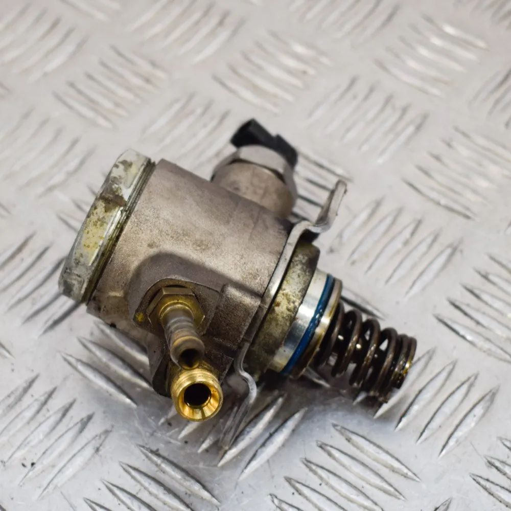 Audi Q5 (8R) kütusepump Fuel pump — AUDI Q5 (8R) (2008-2017)

Generatio...