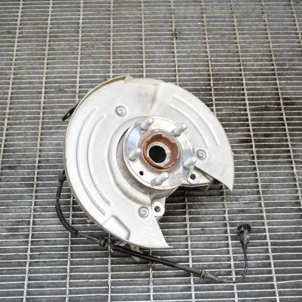 Land Rover Range Rover Velar Rear Right Wheel Hub Rear Right Wheel Hub — LAND ROVER RANGE ROVER V...