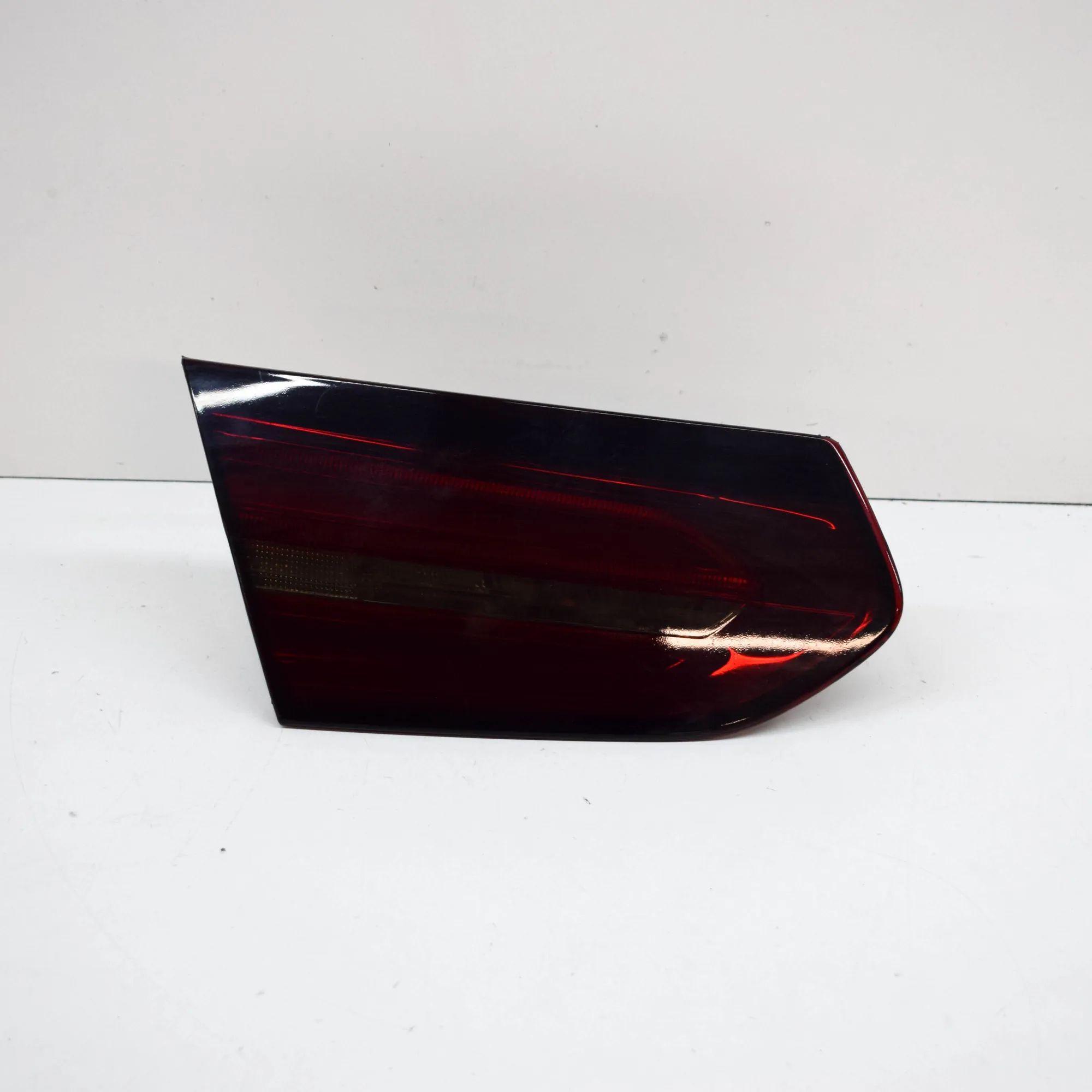 Mercedes-Benz GLC (X253) Left Side Tailgate Tail Light Left Side Tailgate Tail Light — MERCEDES BENZ G...