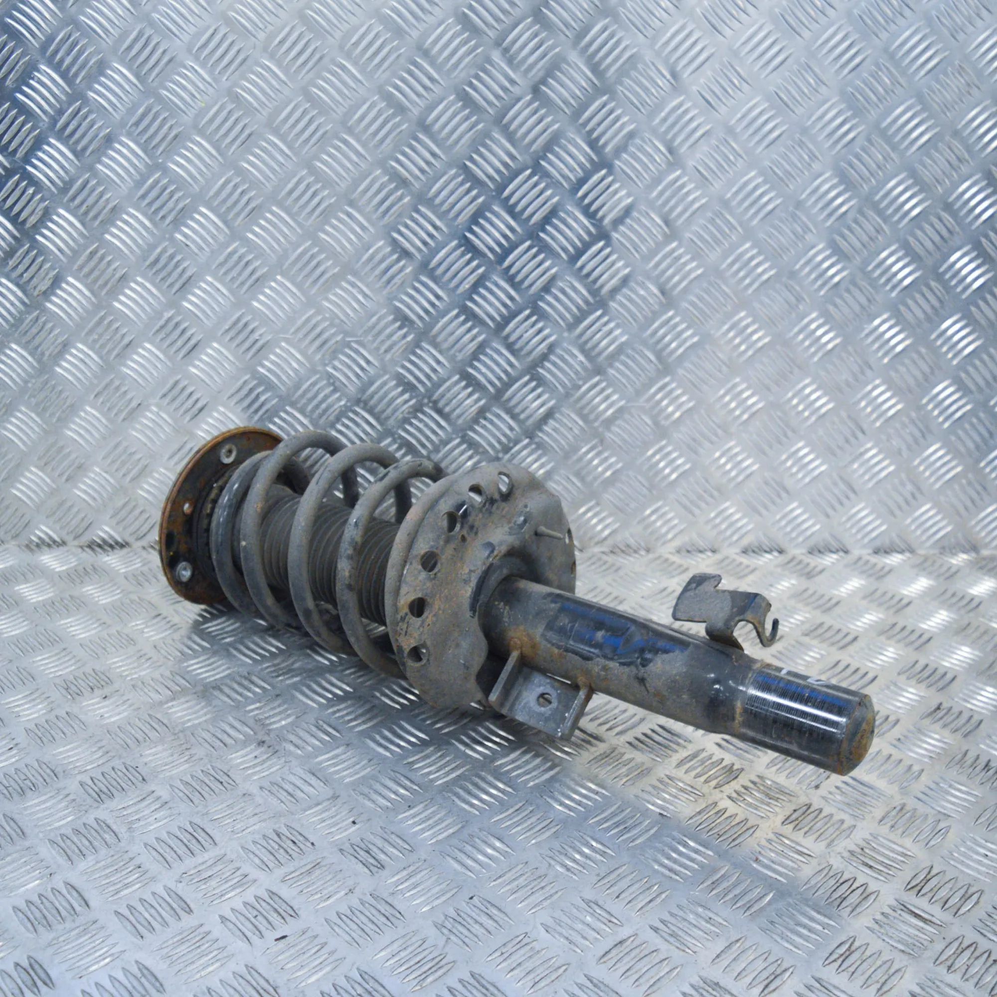 Volvo XC70 Shock absorber — front right Shock absorber — front right — VOLVO XC70 II (2...
