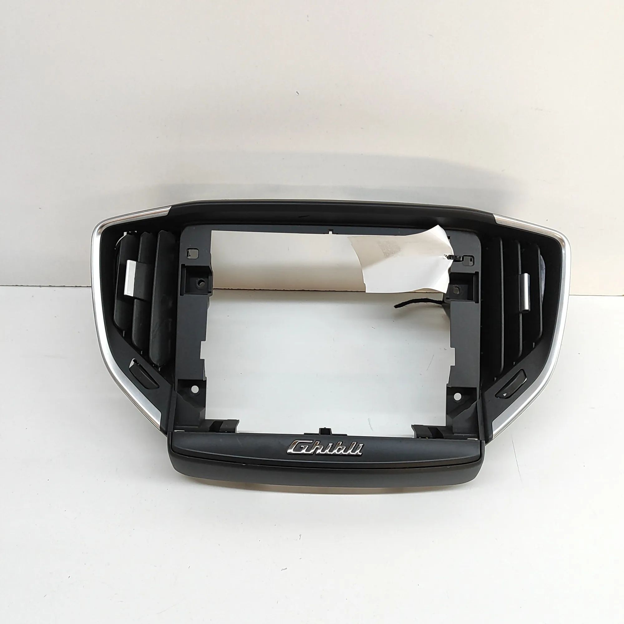 Maserati Ghibli Navigation screen trim Navigation screen trim — MASERATI GHIBLI (M157)...