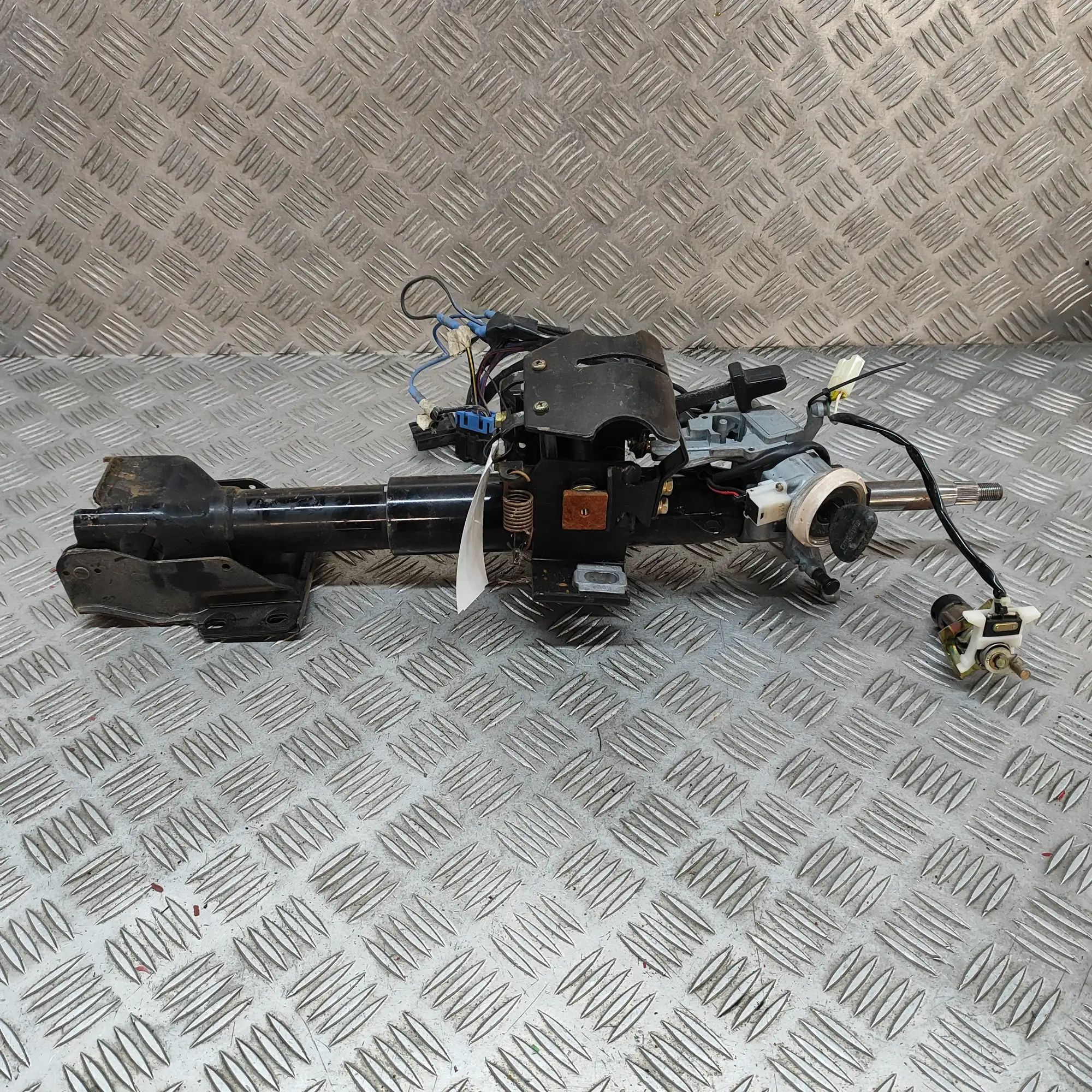 Mitsubishi 3000 GT Steering Column Mechanism Steering Column Mechanism — MITSUBISHI 3000 (GT...