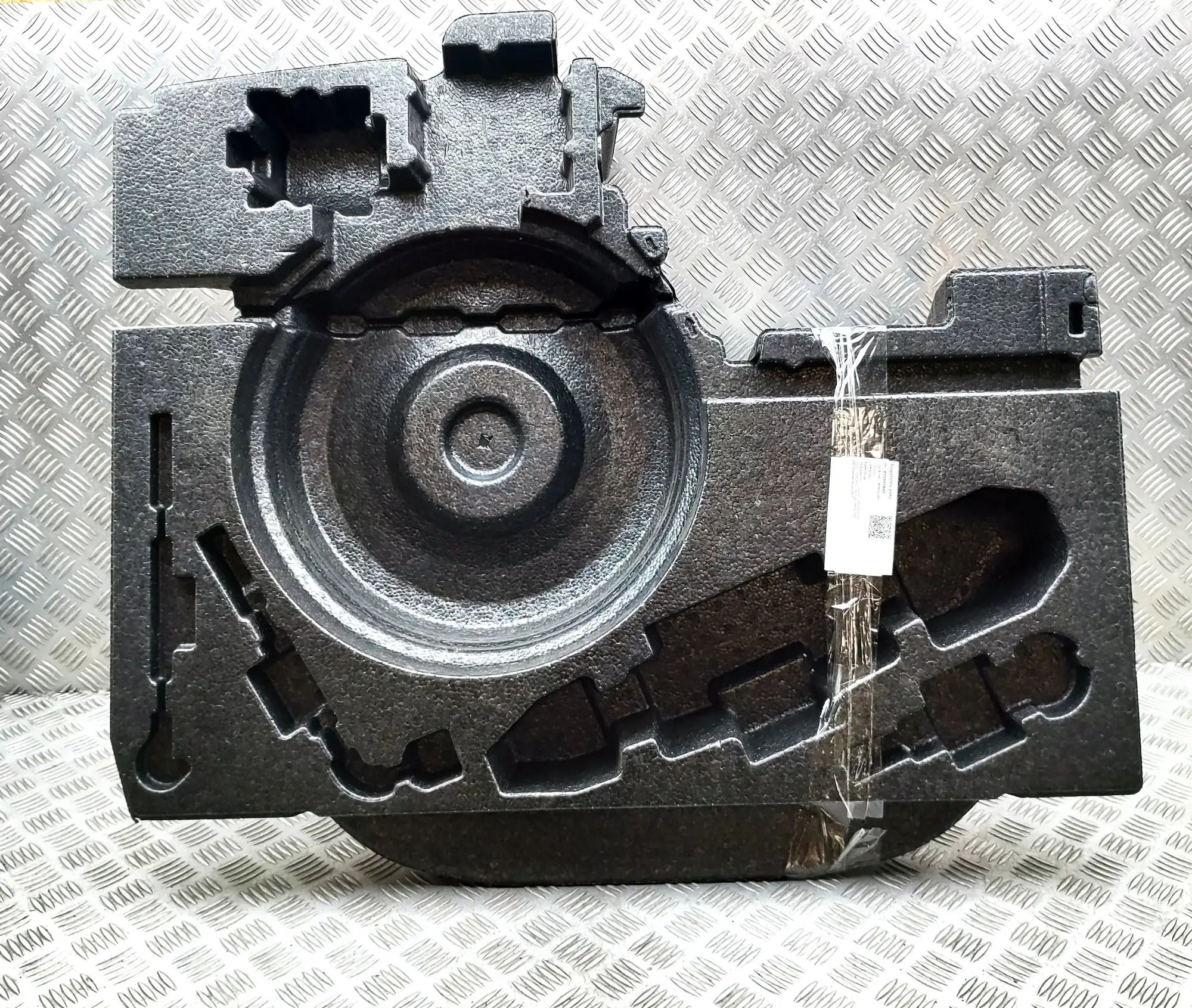 Nissan Ariya Boot foam insert Boot foam insert — NISSAN ARIYA (FE0) (2020-......