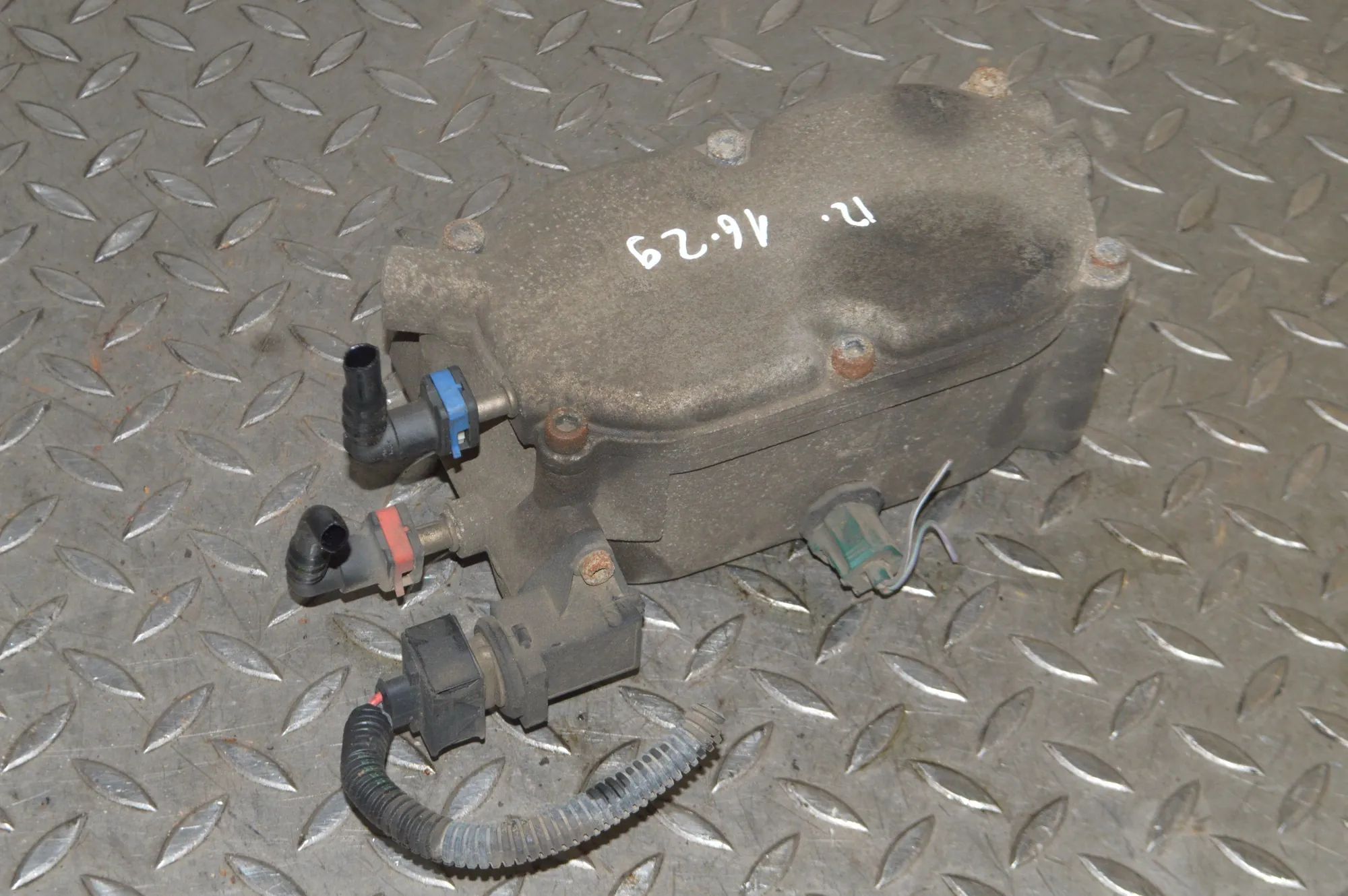 Jeep Grand Cherokee (WK) Корпуса топливного фильтра Fuel filter housing — JEEP GRAND CHEROKEE (IV W...