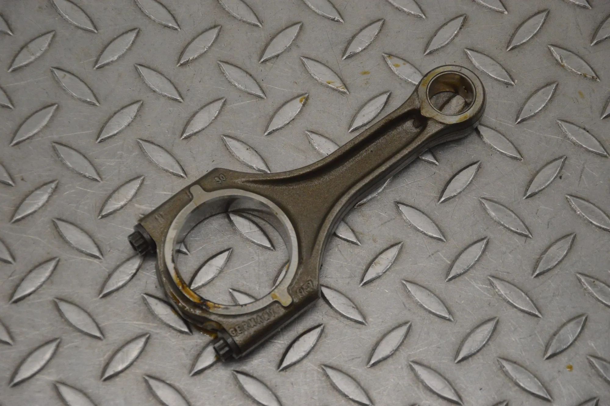 Porsche 911 (991) Connecting rod Connecting rod — PORSCHE 911 (991) (2011-2020) ...
