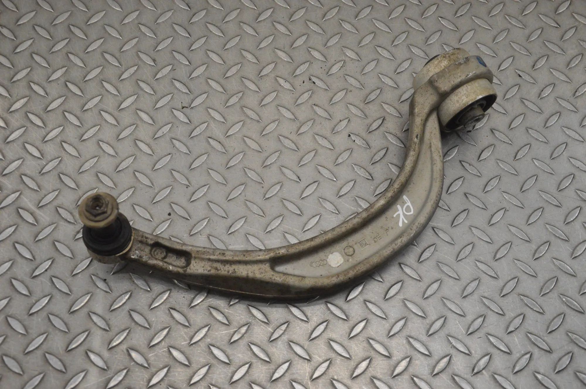 Audi Q5 (FY) Front Left Curved Control Arm Front Left Curved Control Arm — AUDI Q5 (FY) (2...