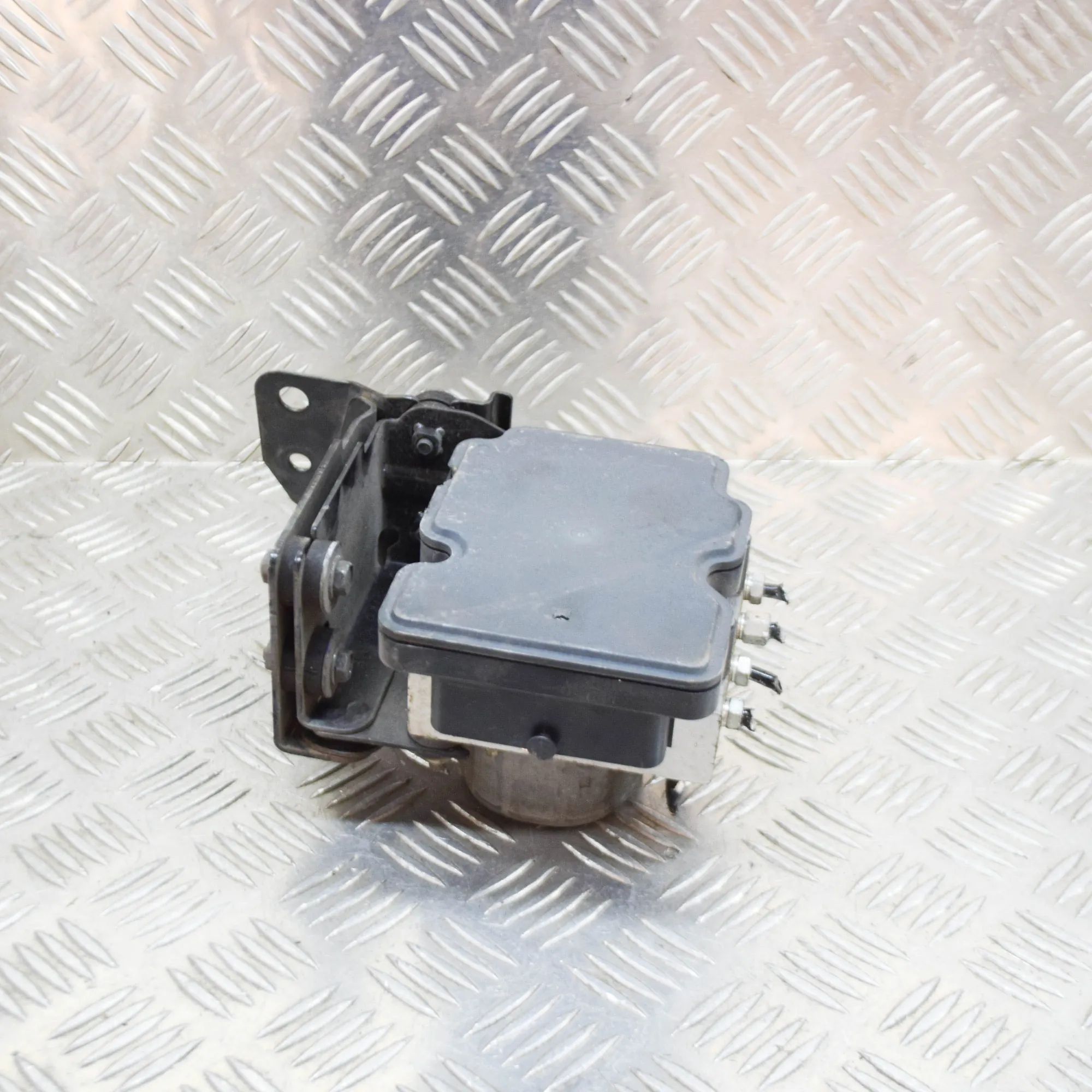 Nissan X-Trail / Rogue ABS hydraulic pump ABS Pump — NISSAN X-TRAIL (T32_) (2013-...) — 4...