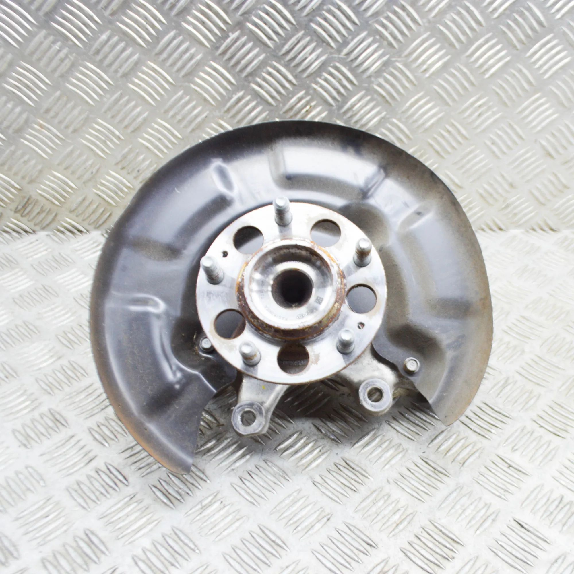 Hyundai Ioniq Rear Right Wheel Hub Rear Right Wheel Hub — HYUNDAI IONIQ (AE) (2016...