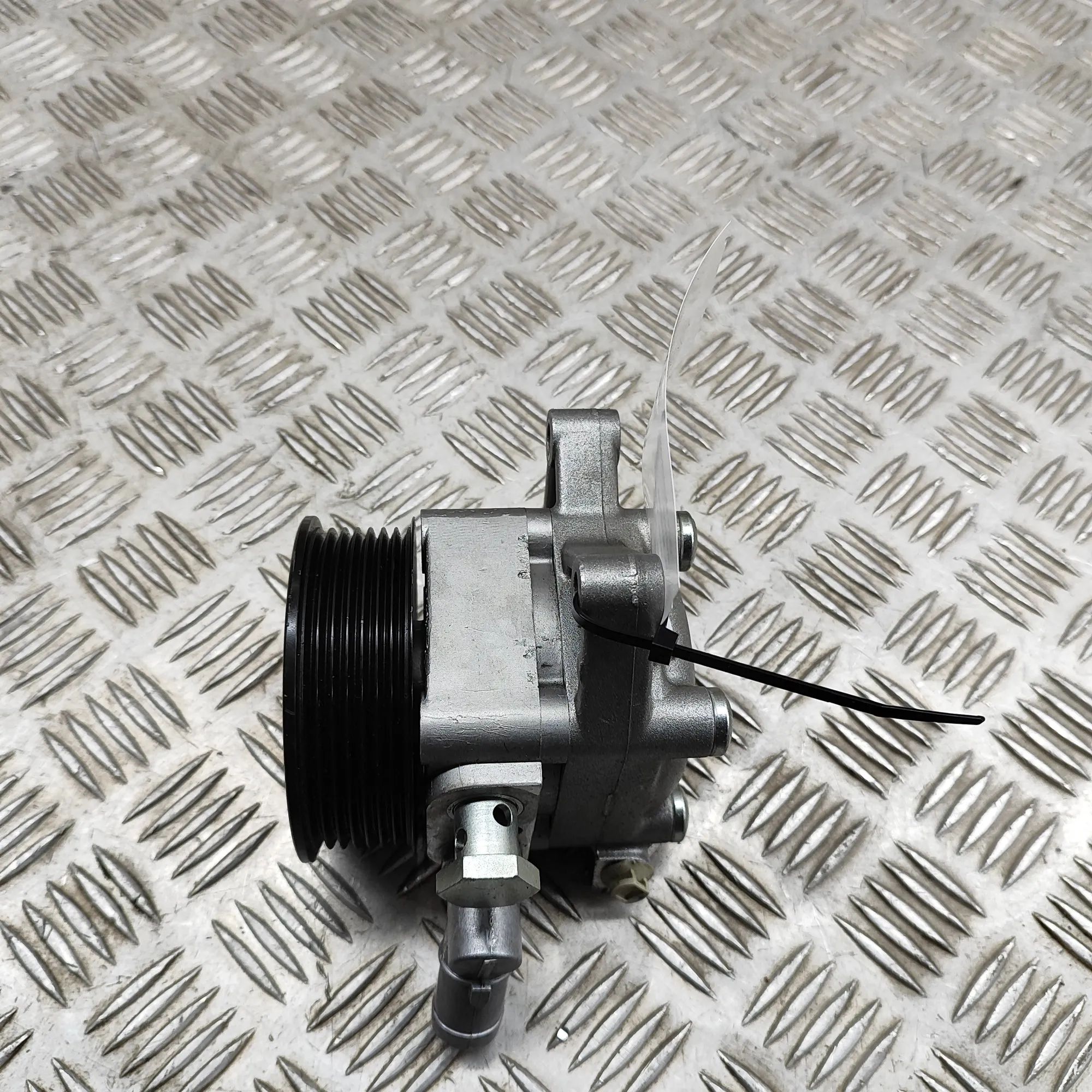 Iveco Daily Power-steering pump Power-steering pump — IVECO DAILY (VI Van/Estat...