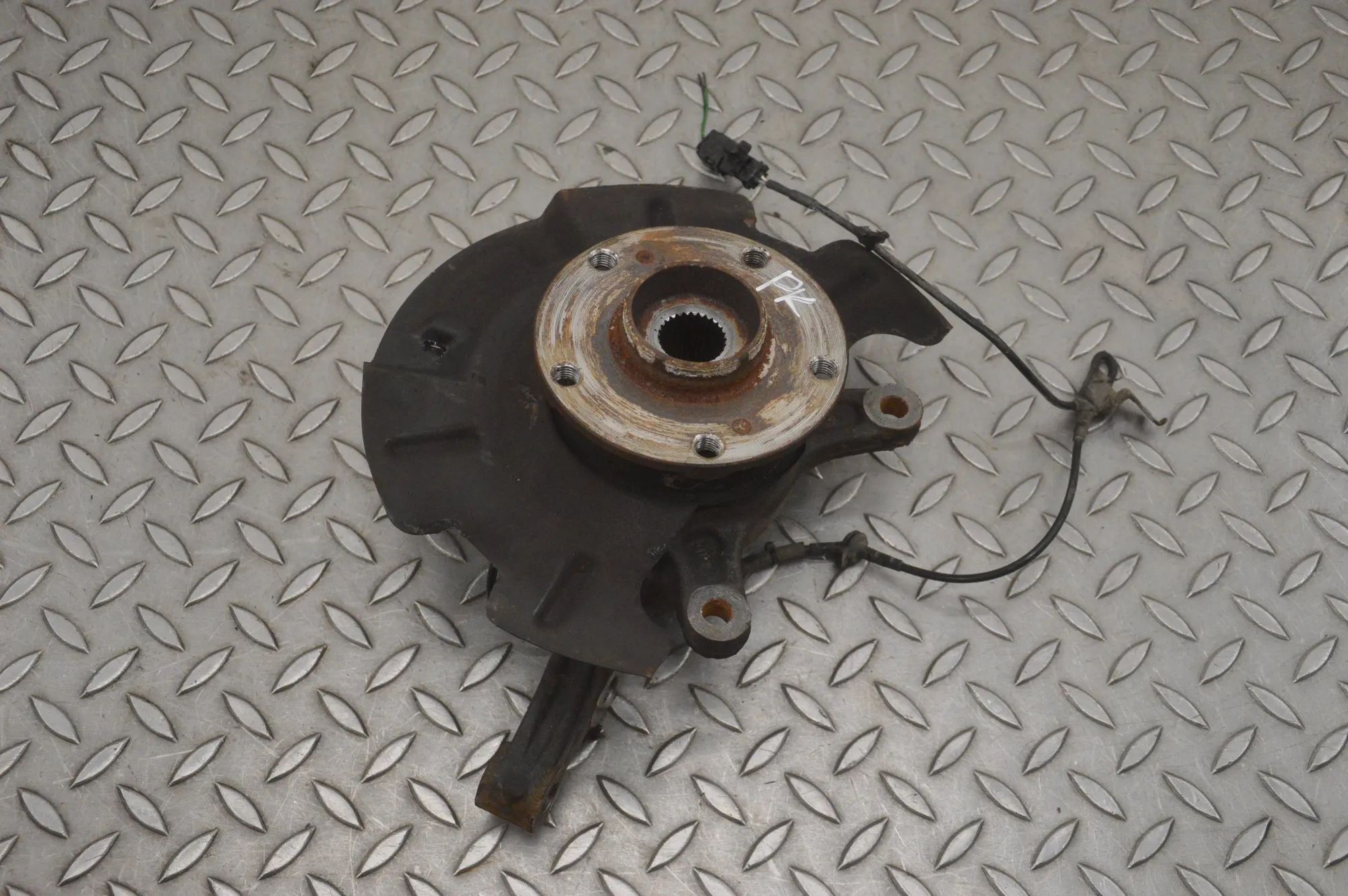 Suzuki Vitara Front Left Wheel Hub Front Left Wheel Hub — SUZUKI VITARA (LY) (2015...