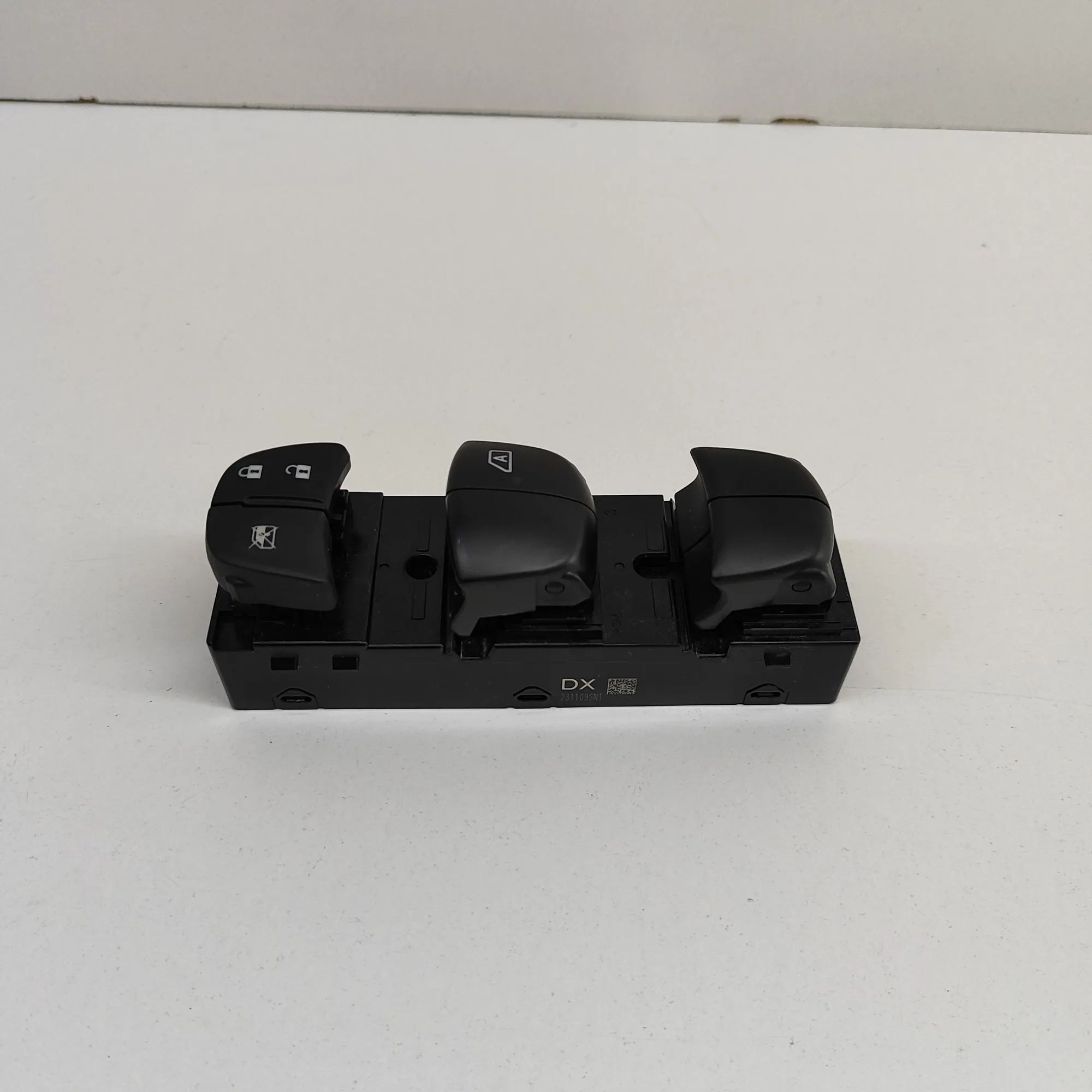 Nissan Juke Door window switch — front right Door window switch — front right — NISSAN JUKE ...