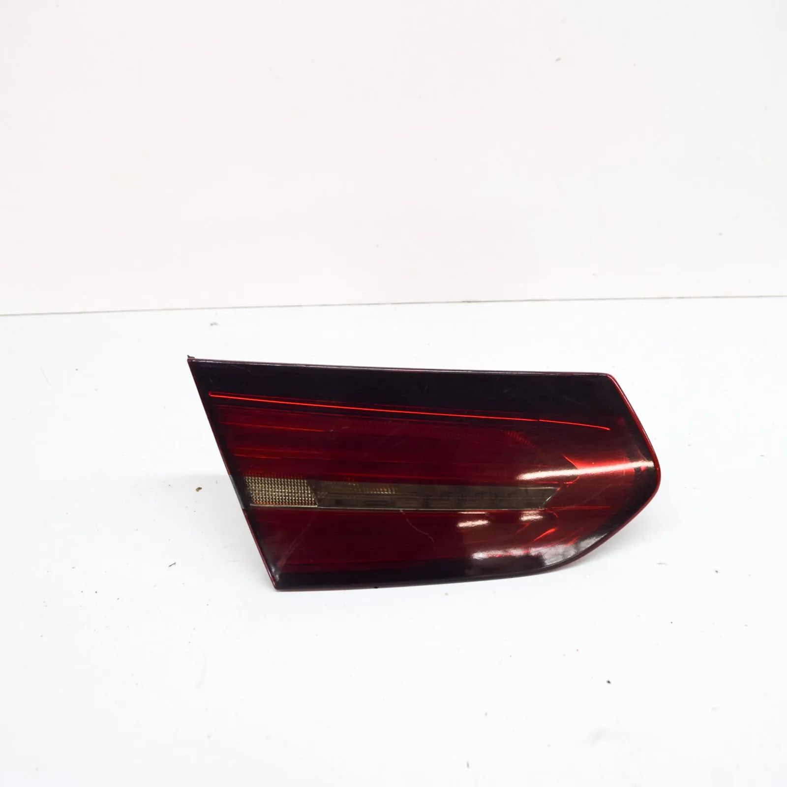 Mercedes-Benz GLC (X253) Left Side Tailgate Tail Light Left Side Tailgate Tail Light — MERCEDES BENZ G...