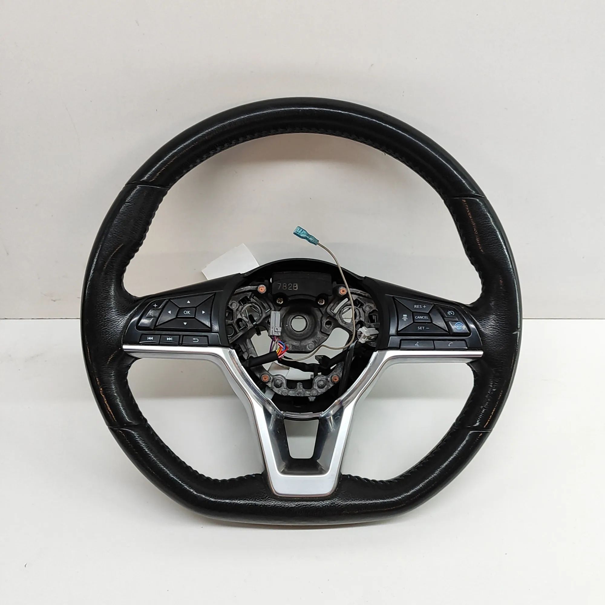 Nissan Leaf steering wheel Steering Wheel — NISSAN LEAF (ZE1) (2017-...) —...